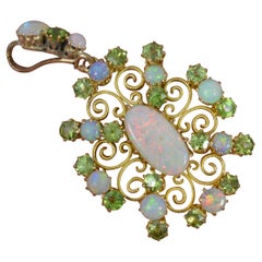 Atemberaubender viktorianischer Opal- und Peridot-Anhänger aus 15 Karat Gold
