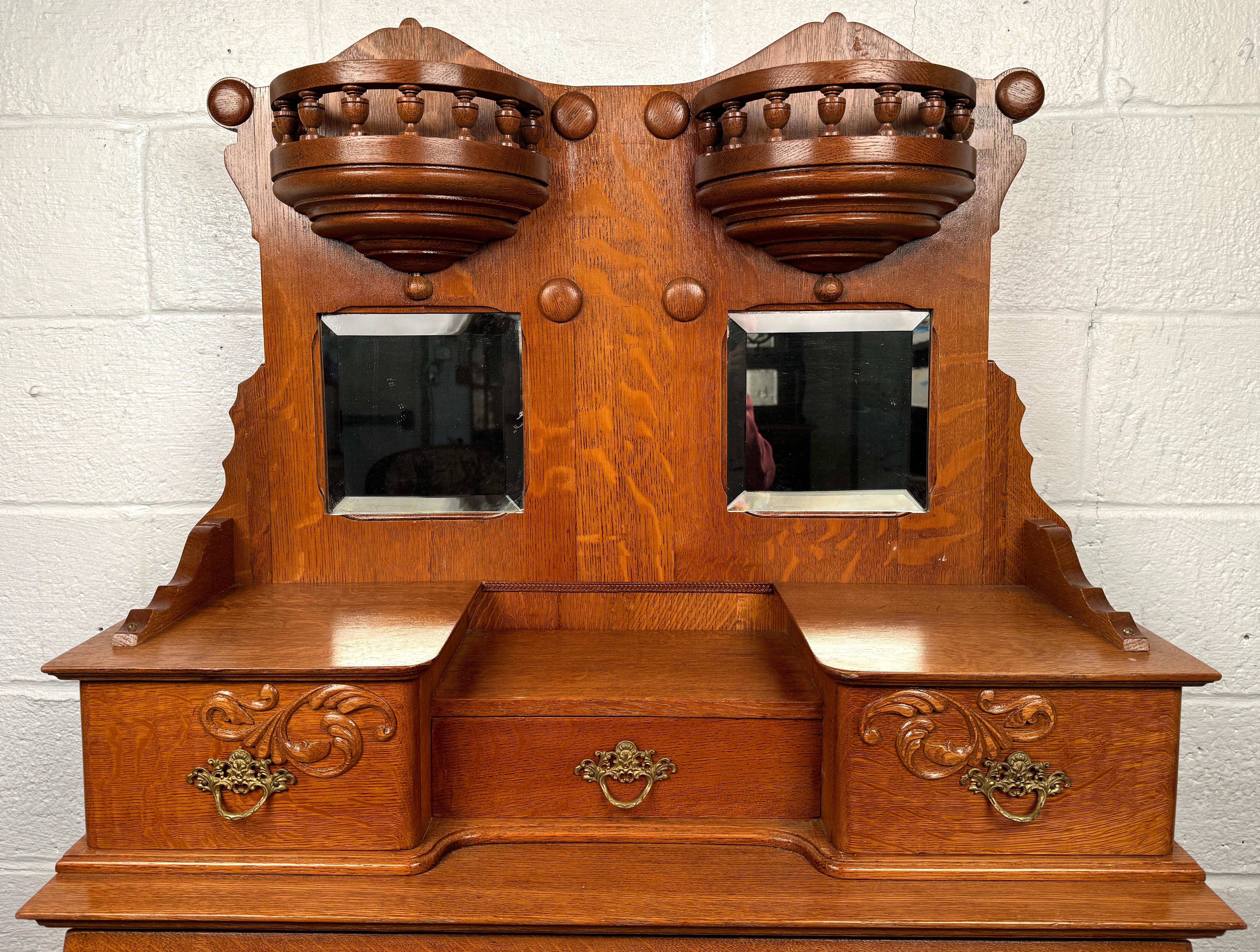Stunning Victorian Antique Golden Oak Slant Front Desk In Good Condition For Sale In Brooklyn, NY