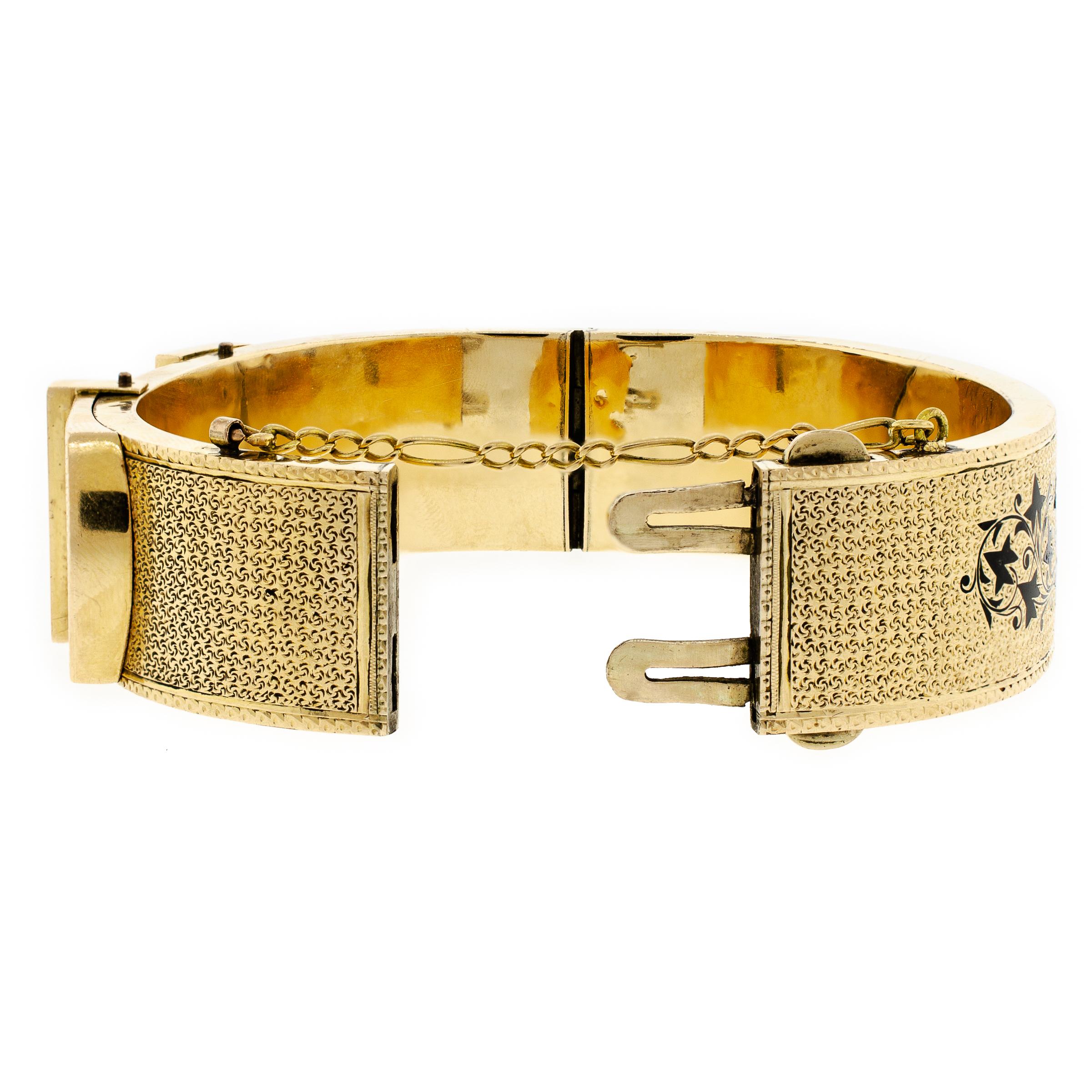 Superbe bracelet à boucle en or jaune avec motif victorien Pour femmes en vente