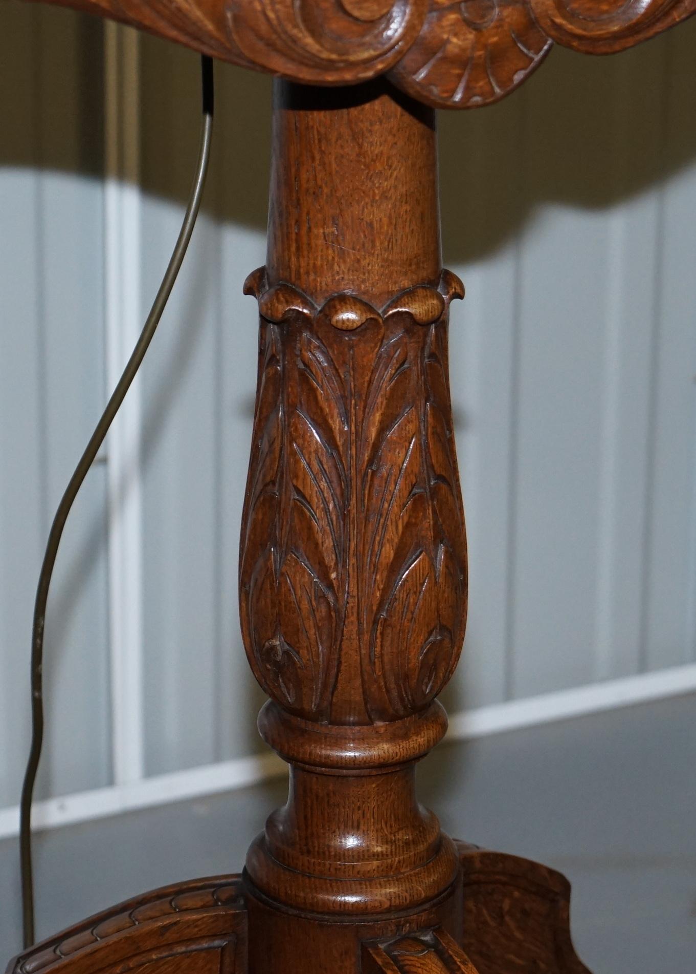 Stunning Victorian Hand Carved Painting Easel with Display Light for Artists 3