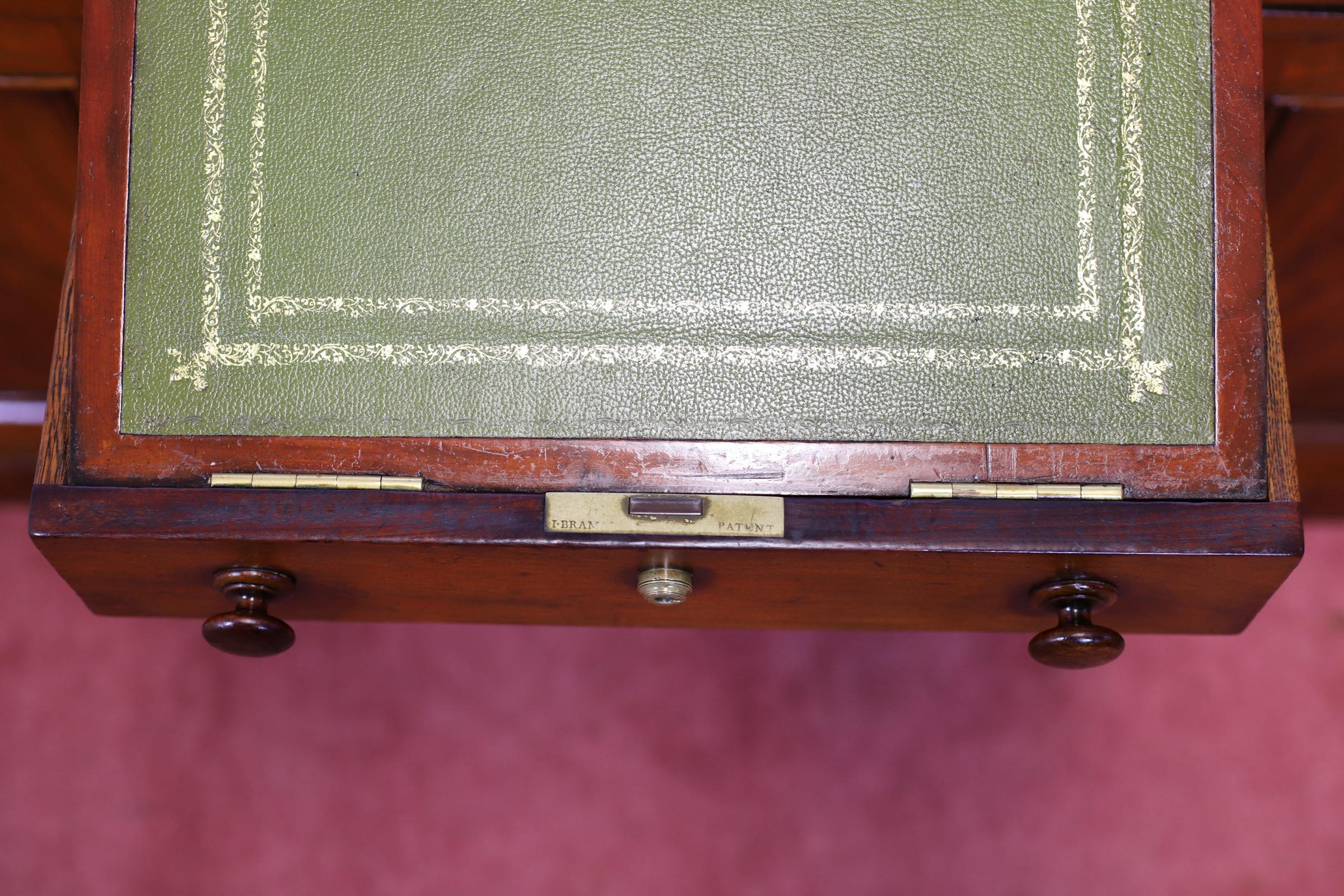 Stunning Victorian  Partners Pedestal Desk For Sale 4