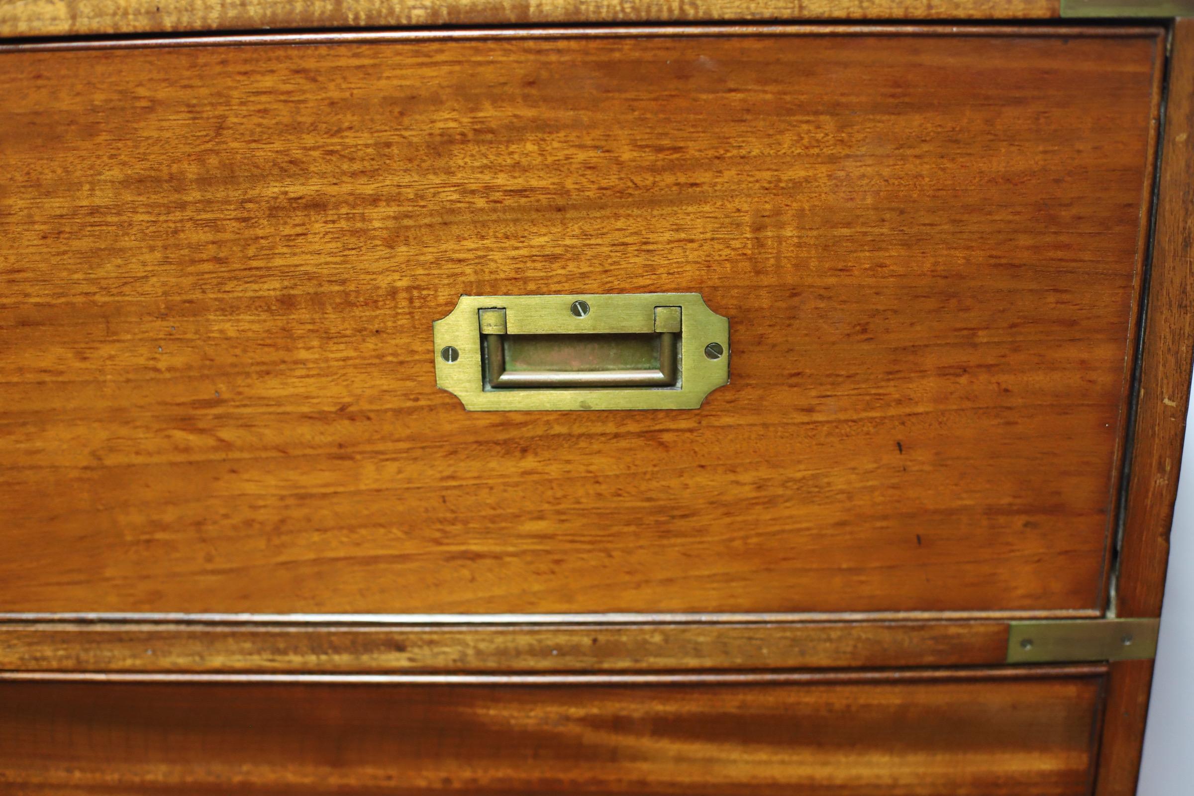 Stupefacente cassettone vittoriano in Oak e canfora per la segreteria militare di Campaigner in vendita 12