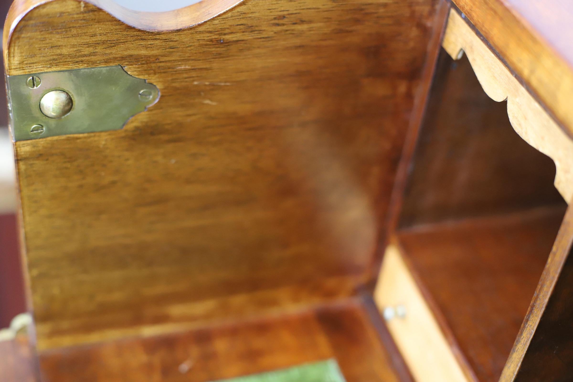 XIX secolo Stupefacente cassettone vittoriano in Oak e canfora per la segreteria militare di Campaigner in vendita