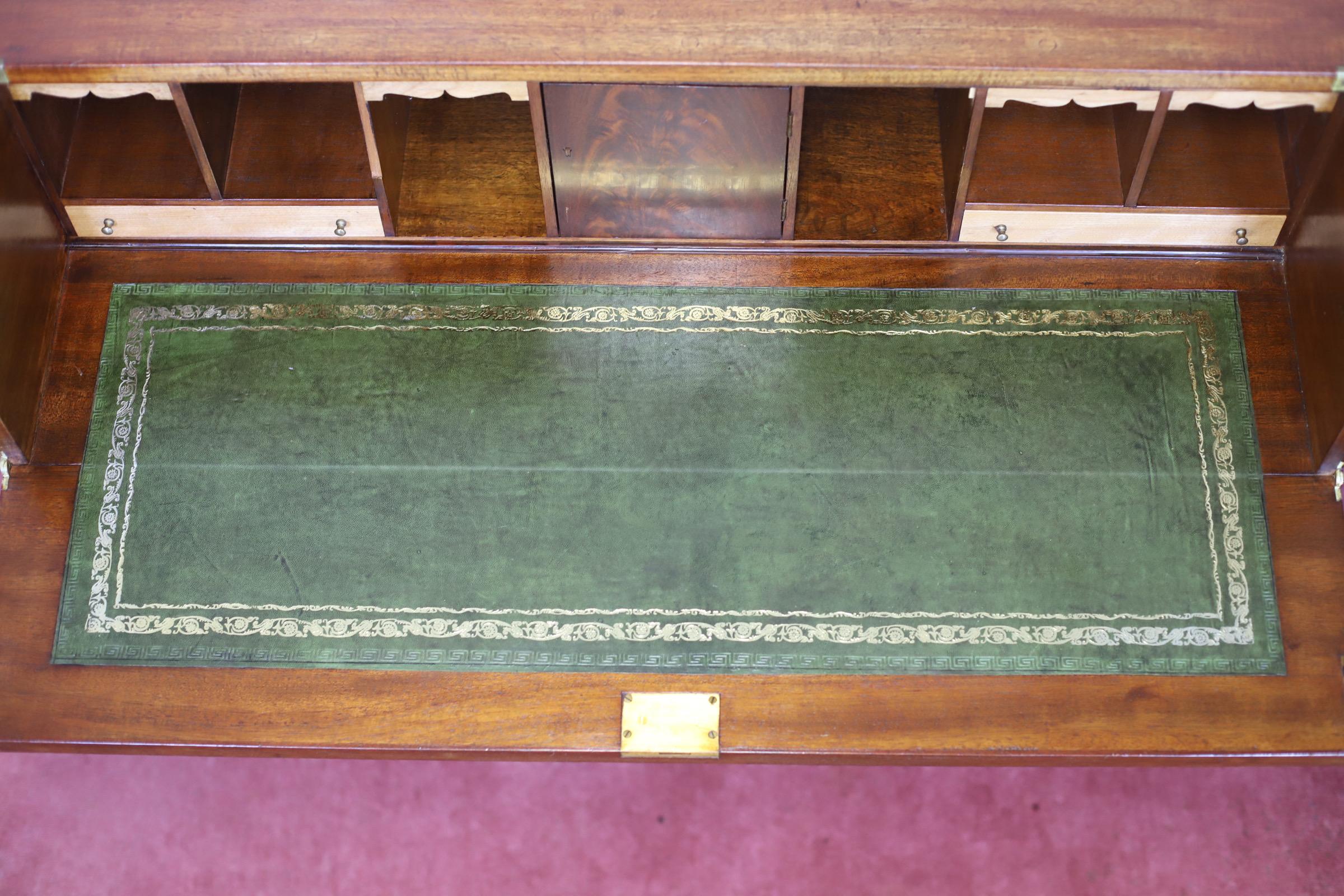 Stupefacente cassettone vittoriano in Oak e canfora per la segreteria militare di Campaigner in vendita 1