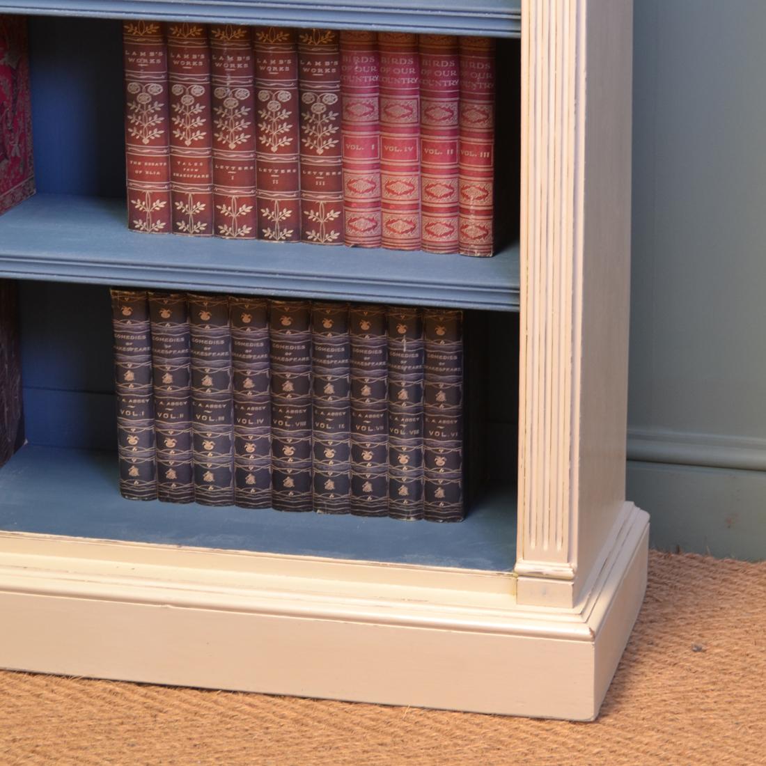 Stunning Victorian Quality Antique Painted Open Bookcase (Spätes 19. Jahrhundert) im Angebot