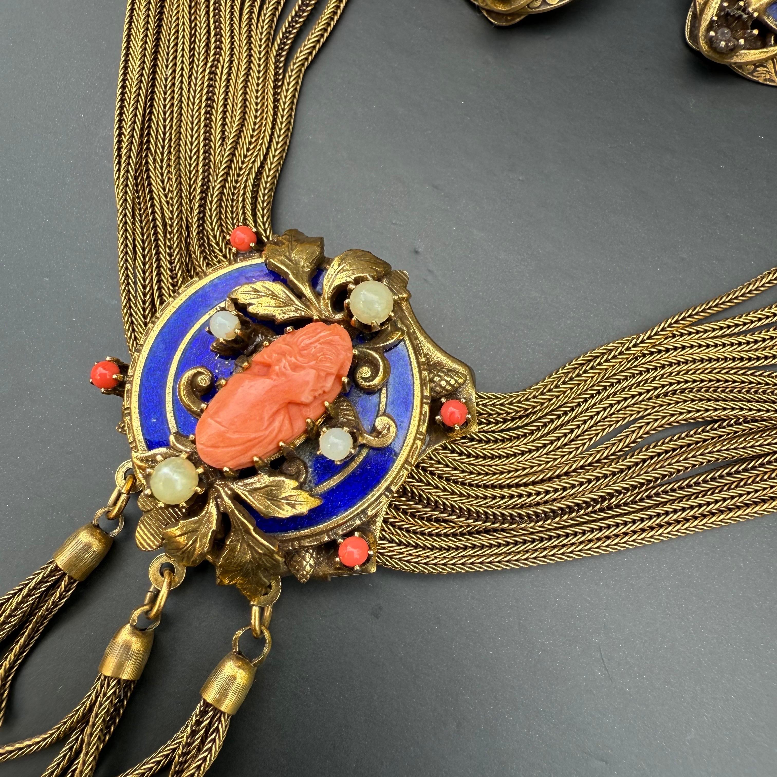 Superbe collier à lamelles en camée de style Revive victorien, boucles d'oreilles Clips Pour femmes en vente