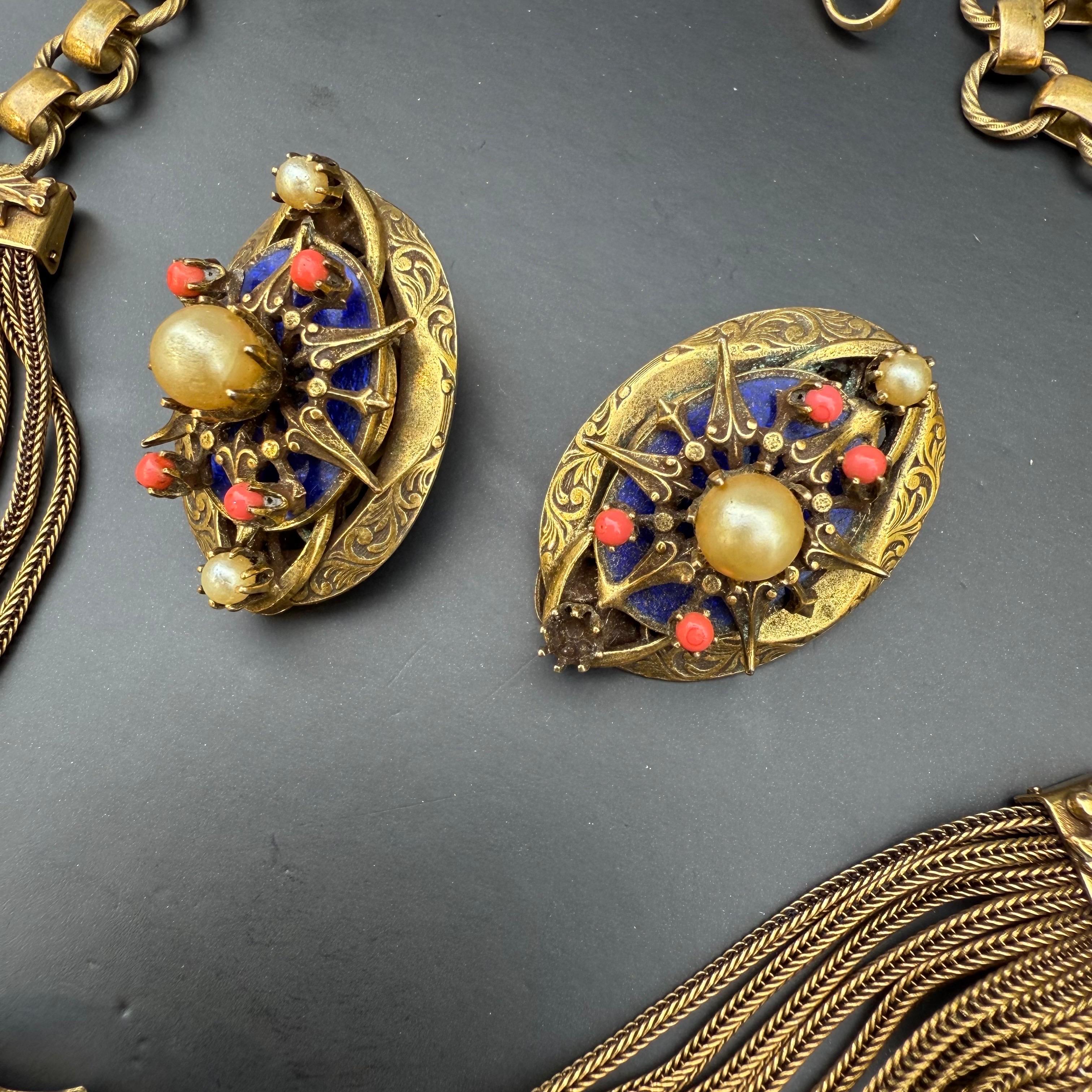 Superbe collier à lamelles en camée de style Revive victorien, boucles d'oreilles Clips en vente 1