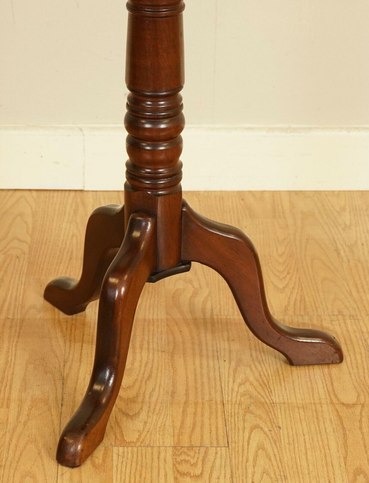 British Stunning Victorian Side Table/Wine Table on Elegant Tripod Legs For Sale