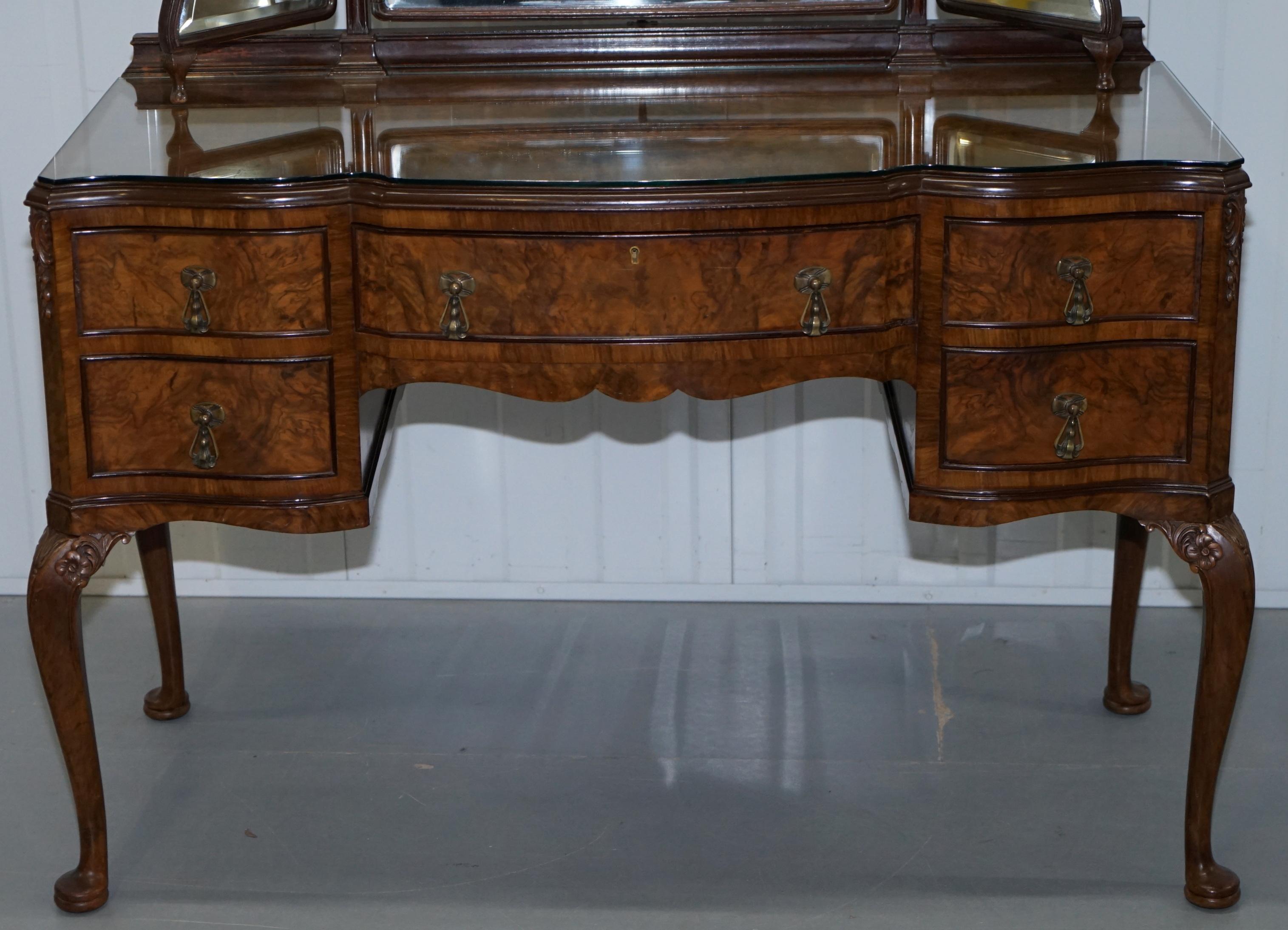 Northern Irish Stunning Victorian Walnut Dressing Table with Georgian Irish Style Carved Legs