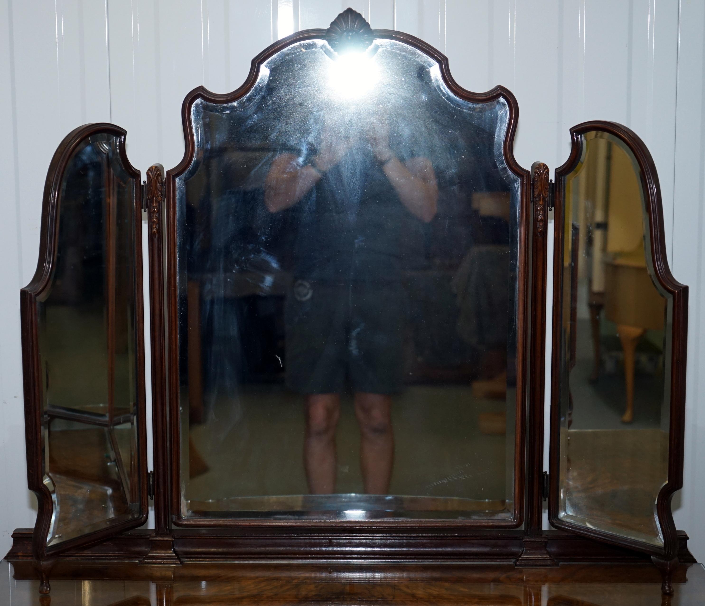 Stunning Victorian Walnut Dressing Table with Georgian Irish Style Carved Legs 1