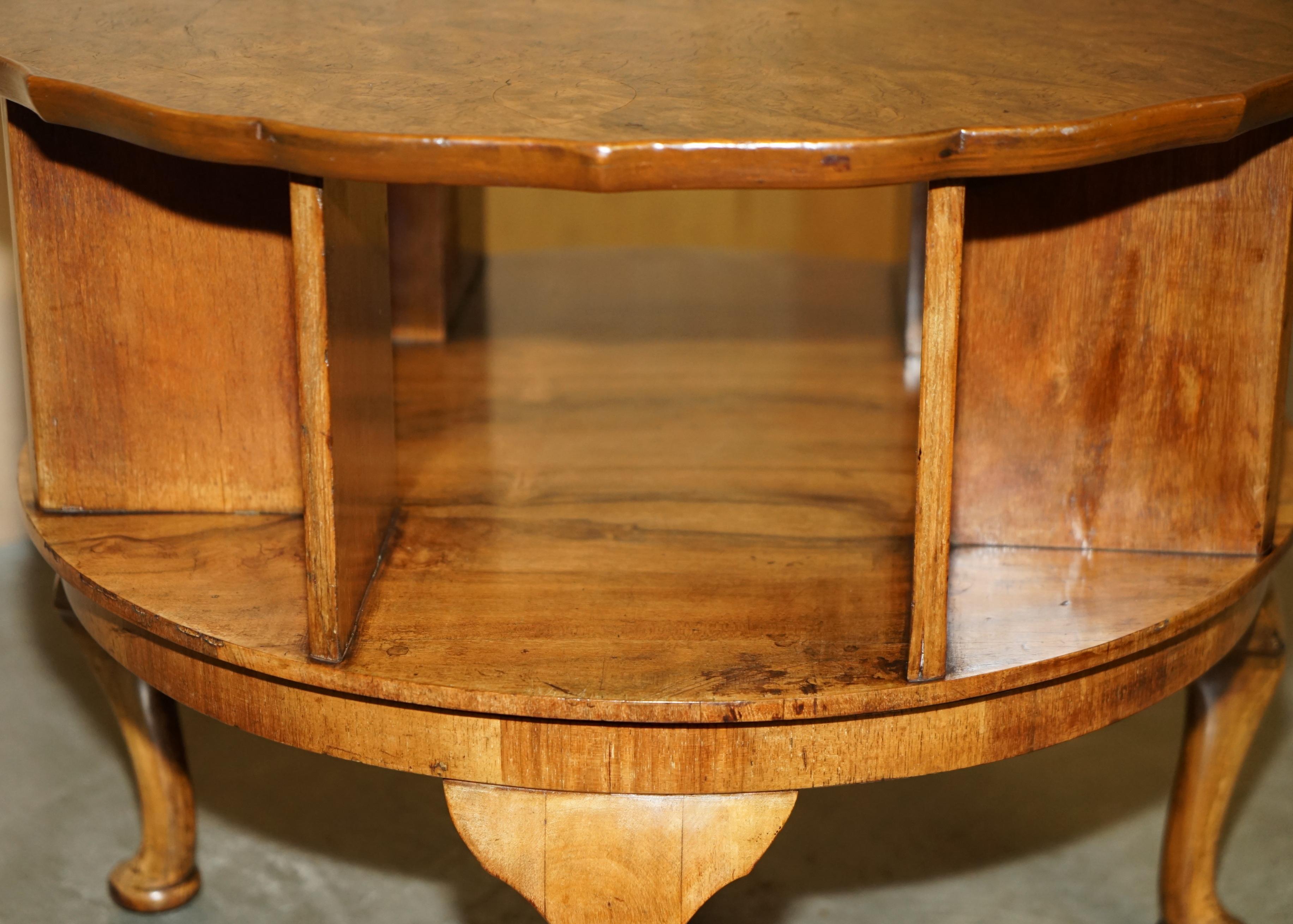 MESA LIBRERA REVOLVENTE BURR WALNUT DE LOS AÑOS 1940 en venta 6