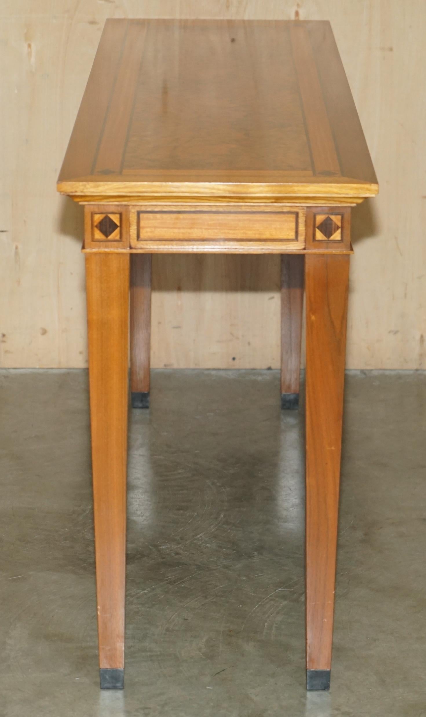 STUNNiNG VINTAGE 1994 DAVID LINLEY BURR WALNUT AMBOYNA WOOD CONSOLE TABLE en vente 10