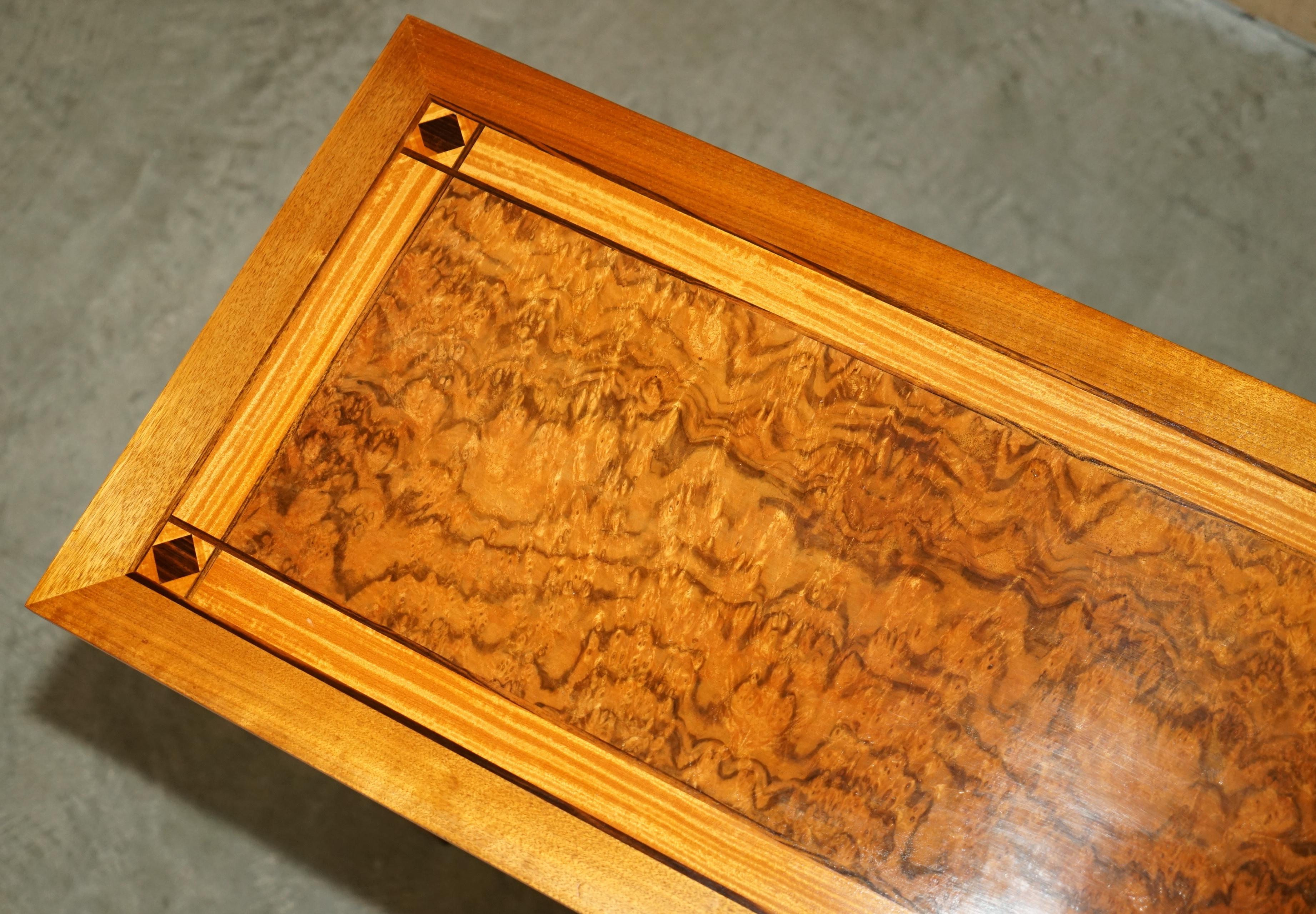 Noyer STUNNiNG VINTAGE 1994 DAVID LINLEY BURR WALNUT AMBOYNA WOOD CONSOLE TABLE en vente