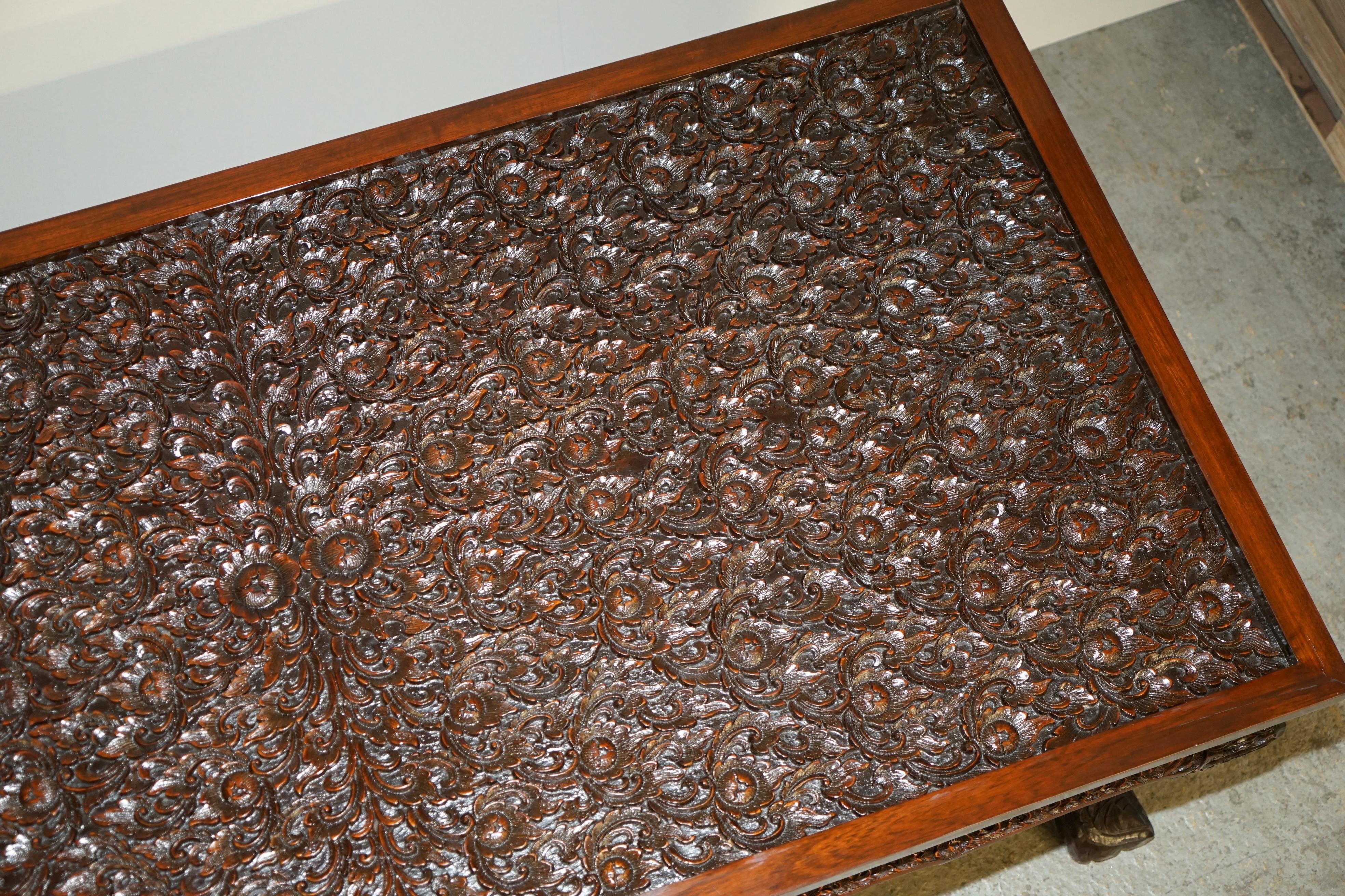 STUNNING VINTAGE ANGLO INDIAN HAND CARVED HARDWOOD EiGHT PERSON DINING TABLE 8 5