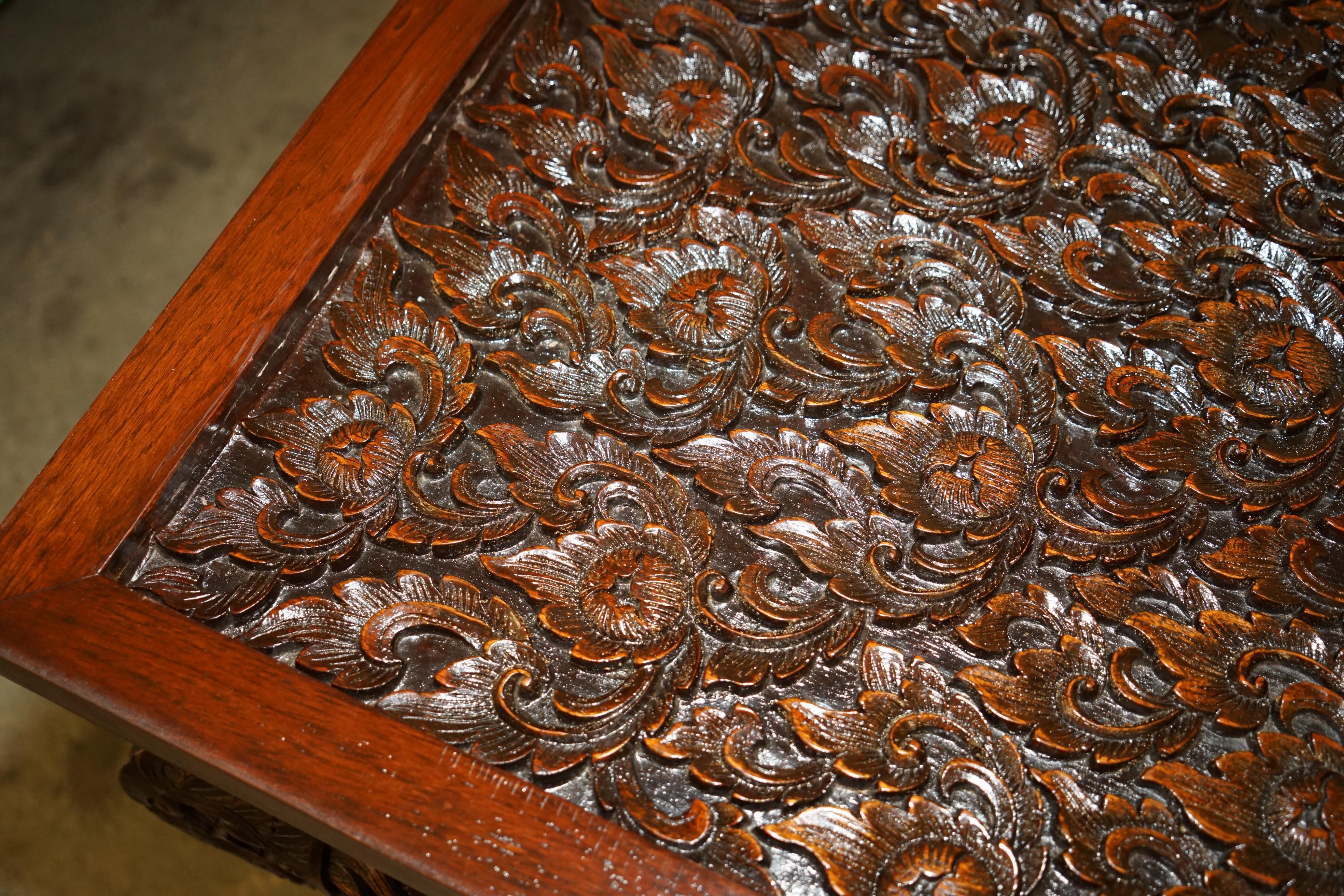 STUNNING VINTAGE ANGLO INDIAN HAND CARVED HARDWOOD EiGHT PERSON DINING TABLE 8 9