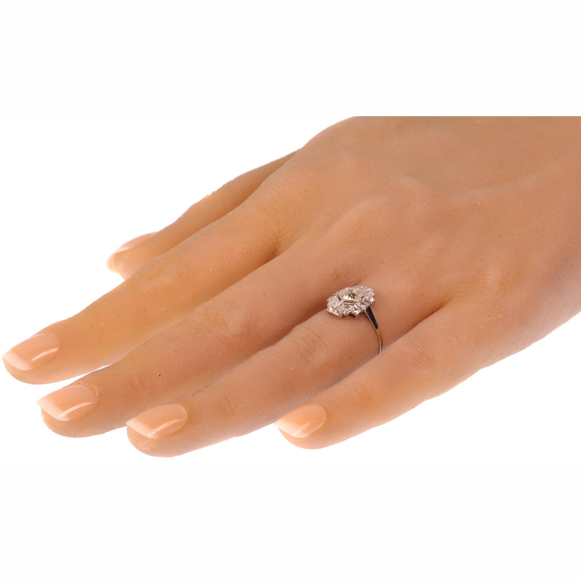 Stunning Vintage Art Deco Diamond Engagement Ring, 1920s For Sale 3