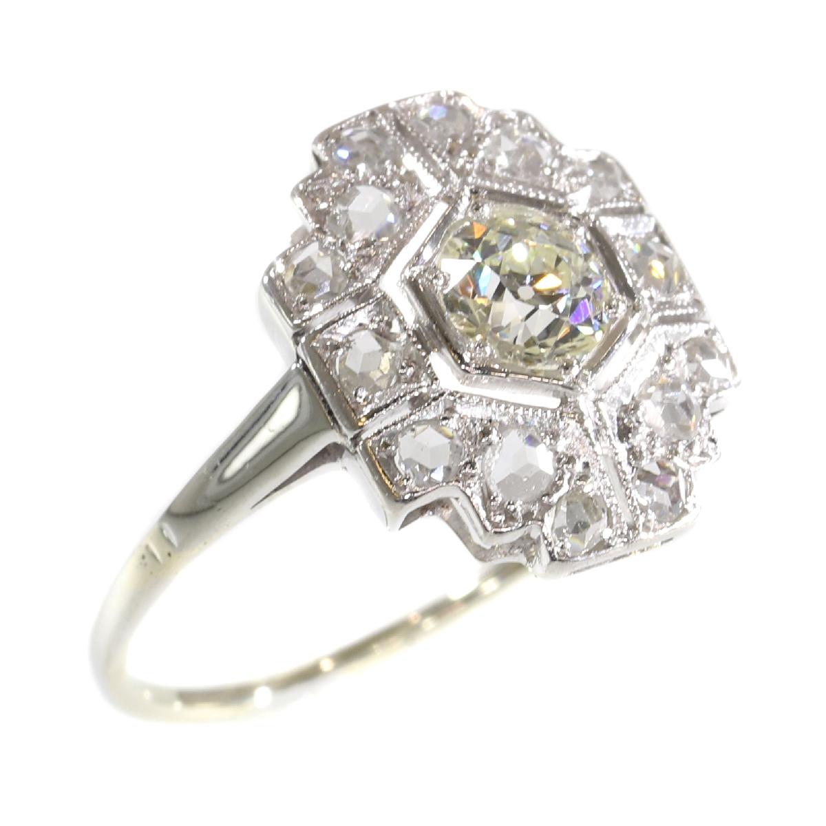 Stunning Vintage Art Deco Diamond Engagement Ring, 1920s For Sale 1