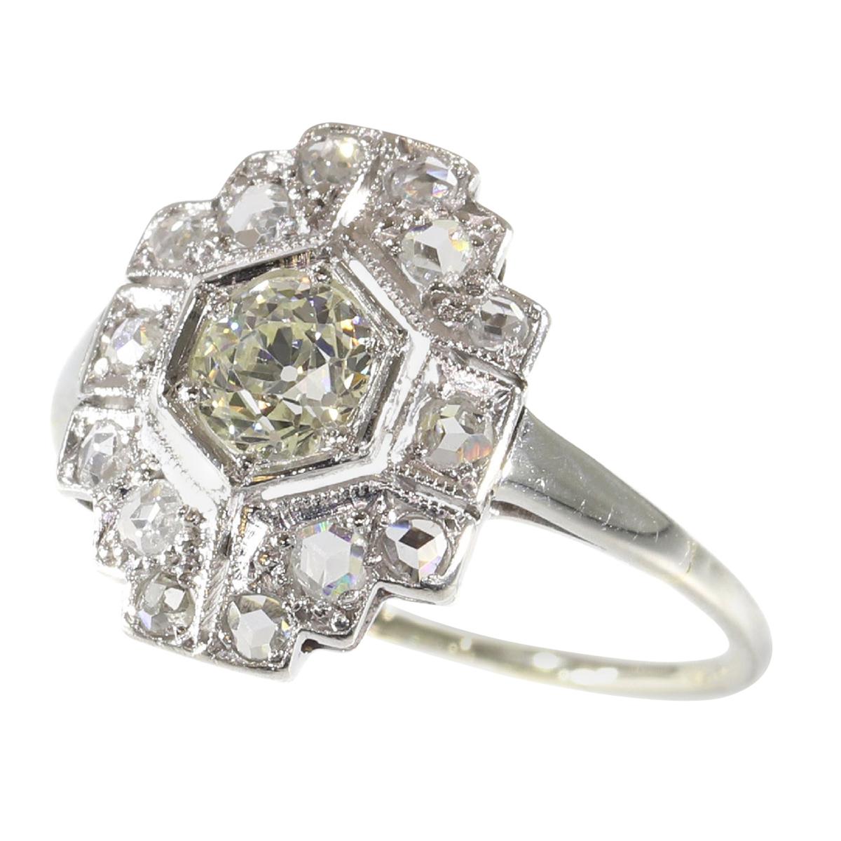 Stunning Vintage Art Deco Diamond Engagement Ring, 1920s For Sale