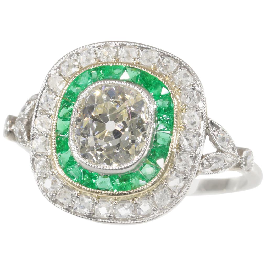 Stunning Vintage Art Deco Style Large Diamond and Emerald Engagement Ring, 1930s For Sale