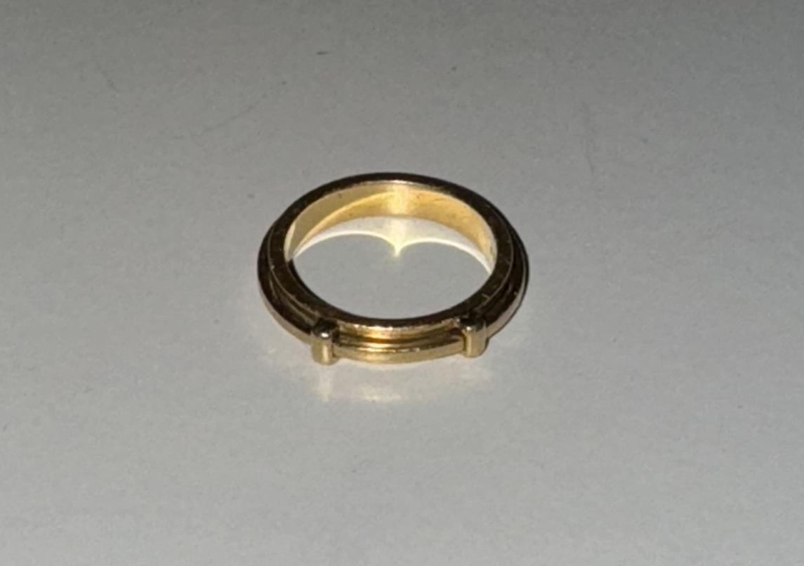 impresionante anillo de oro 18 quilates repujado fabricado en italia estampado Art Decó en venta