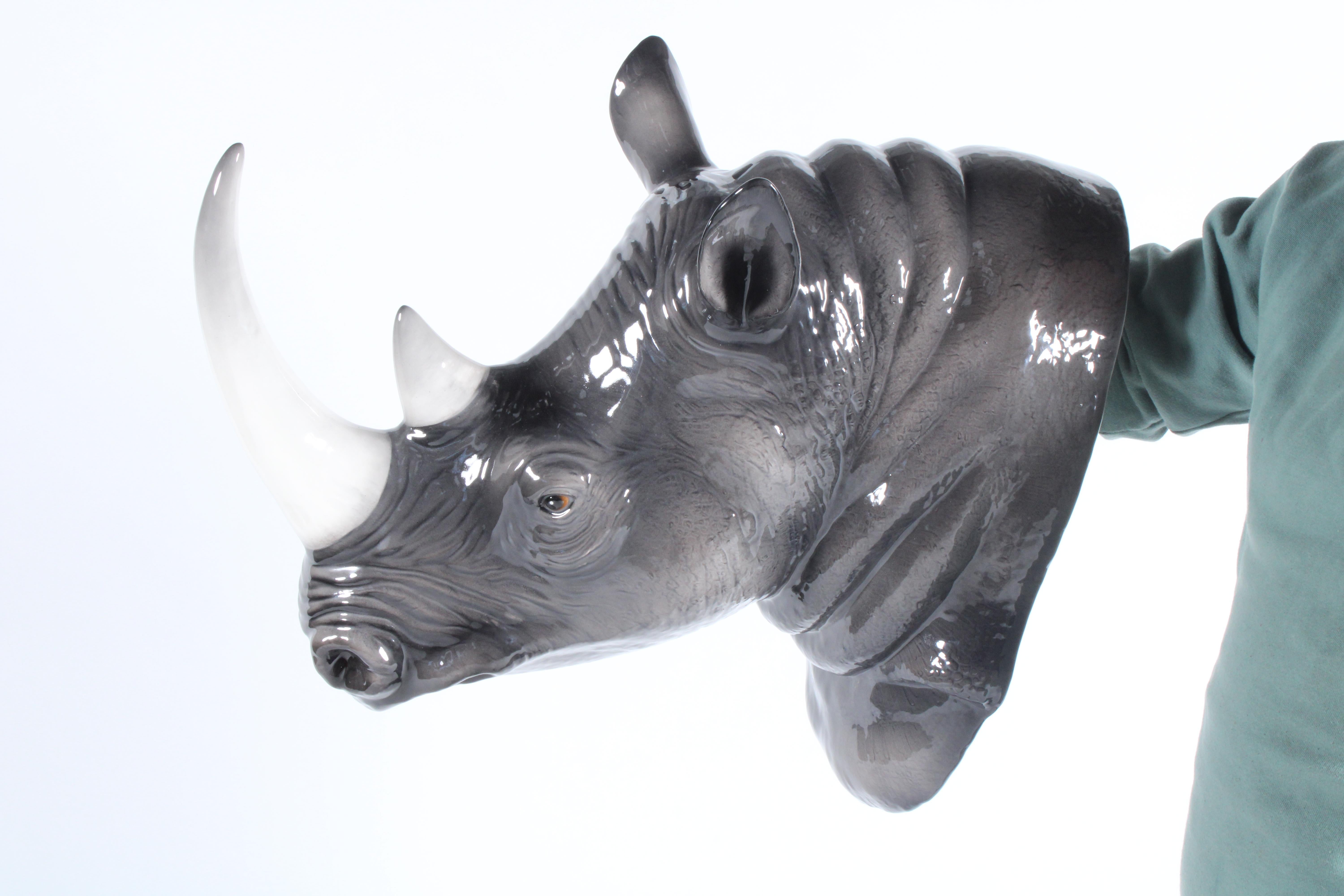 Superbe buste vintage en céramique Bassano  De rhinocéros avec livraison gratuite en vente 2
