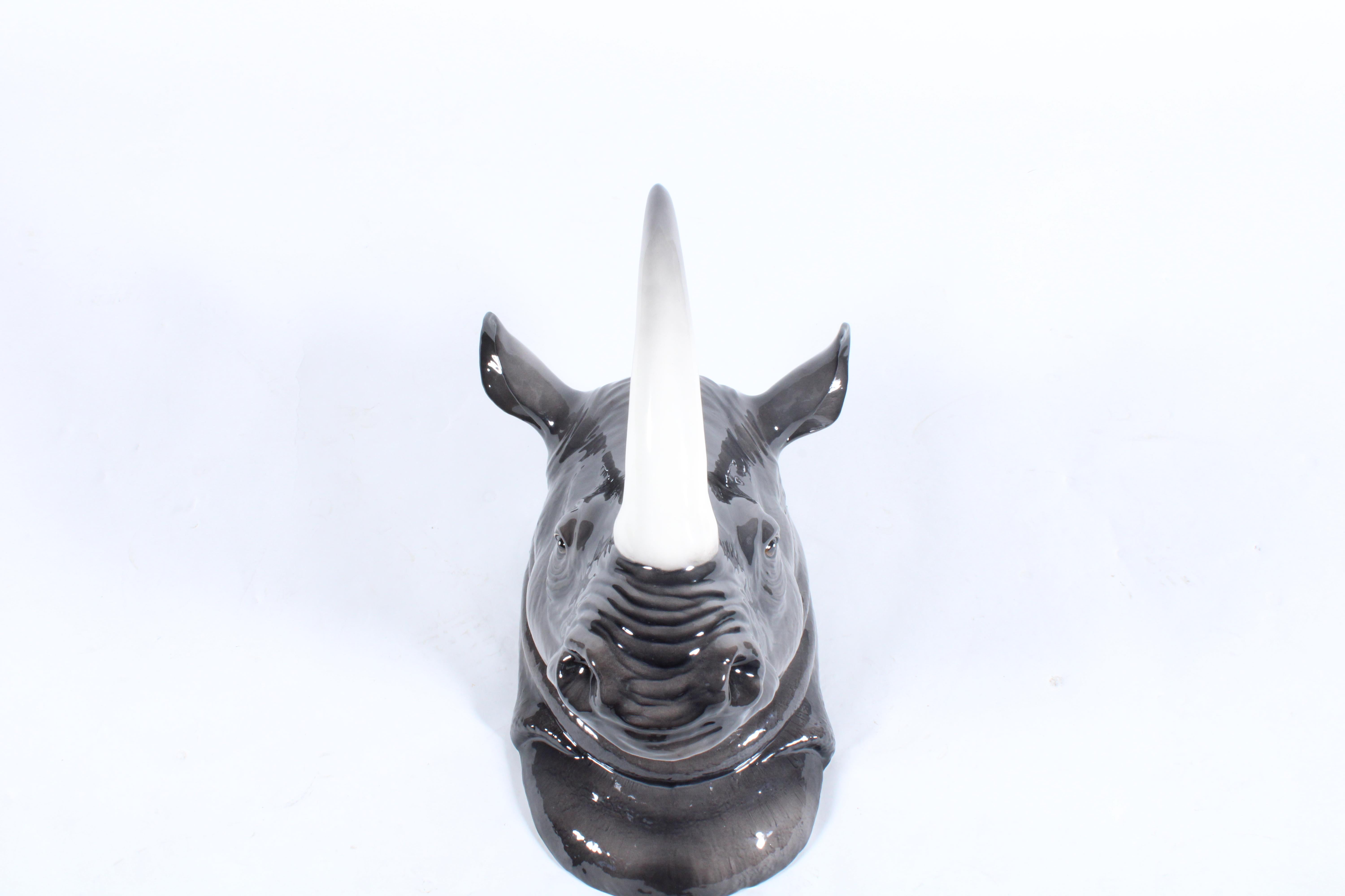 Vernissé Superbe buste vintage en céramique Bassano  De rhinocéros avec livraison gratuite en vente