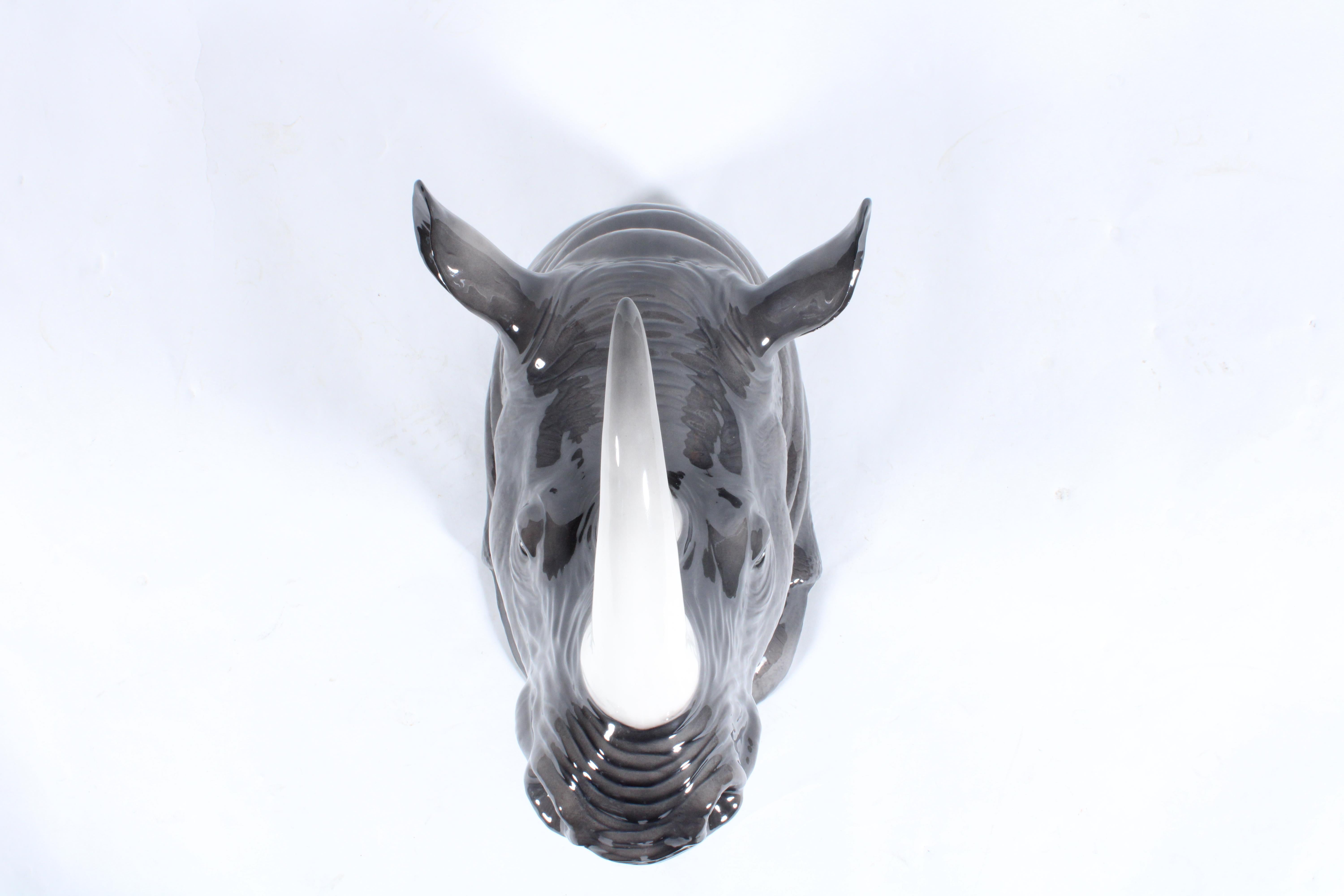 Milieu du XXe siècle Superbe buste vintage en céramique Bassano  De rhinocéros avec livraison gratuite en vente