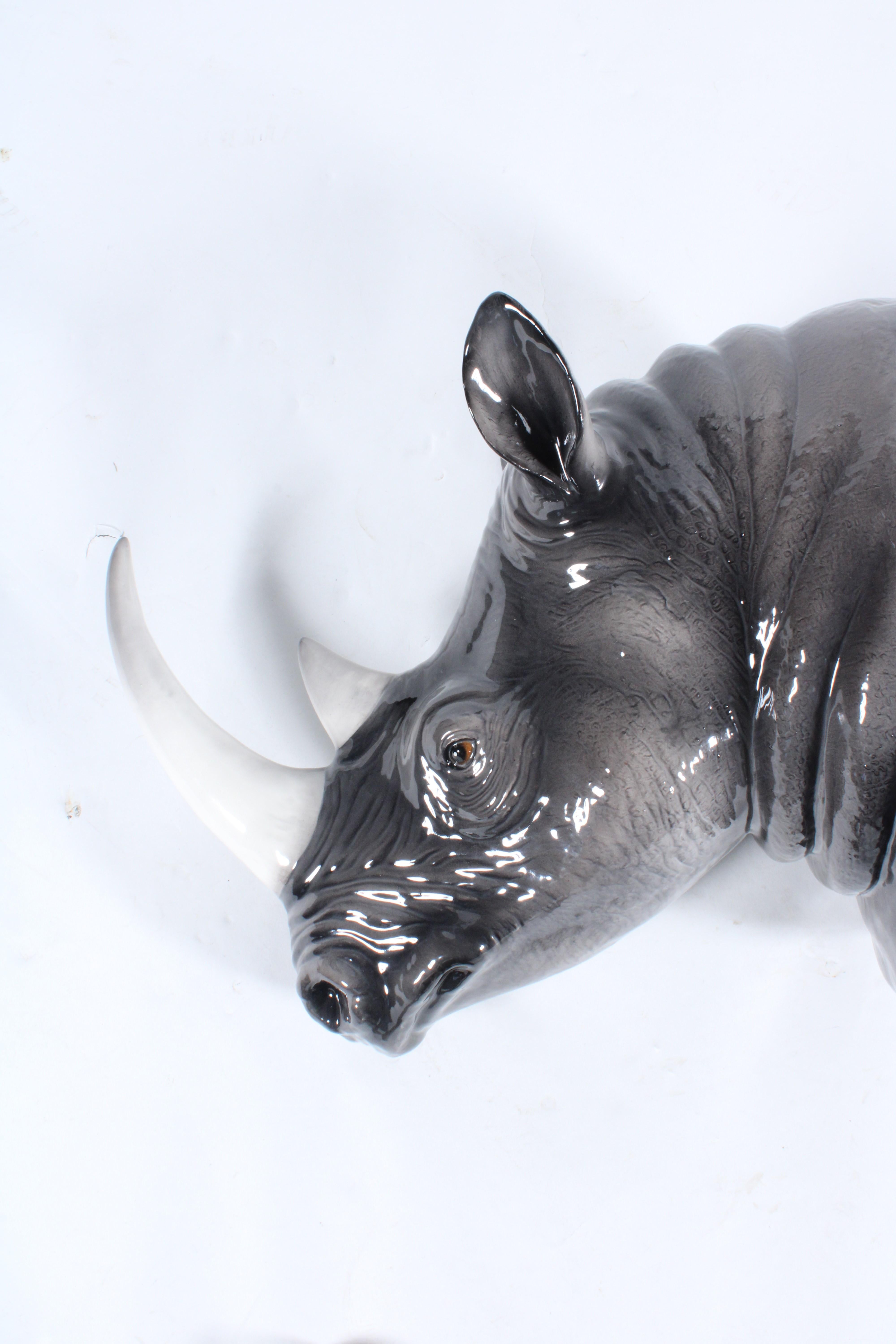 Superbe buste vintage en céramique Bassano  De rhinocéros avec livraison gratuite en vente 1