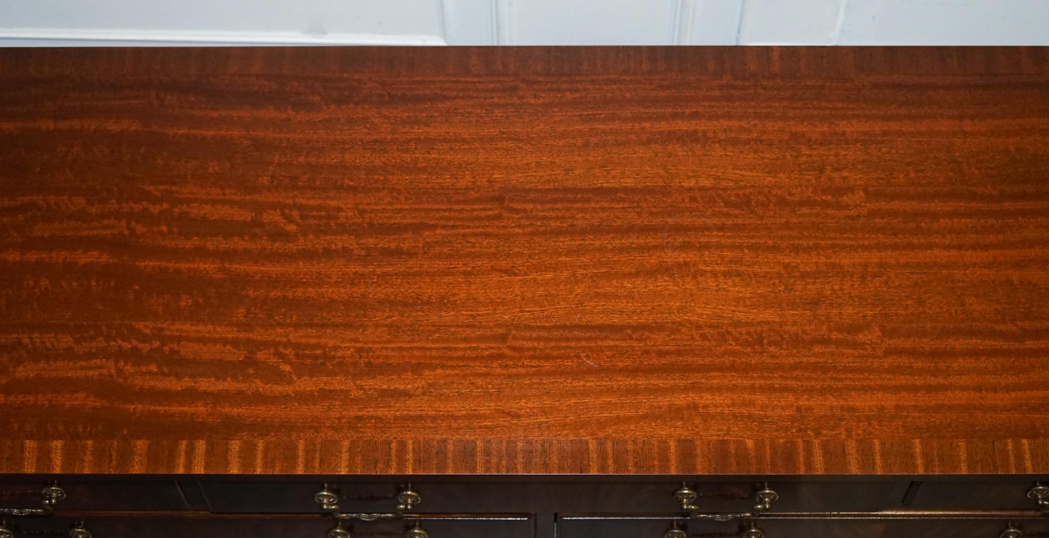 STUPENDO BANCO DI CASSETTI IN LEGNO DURO BEVAN FUNNEL D'ANTICA in vendita 3