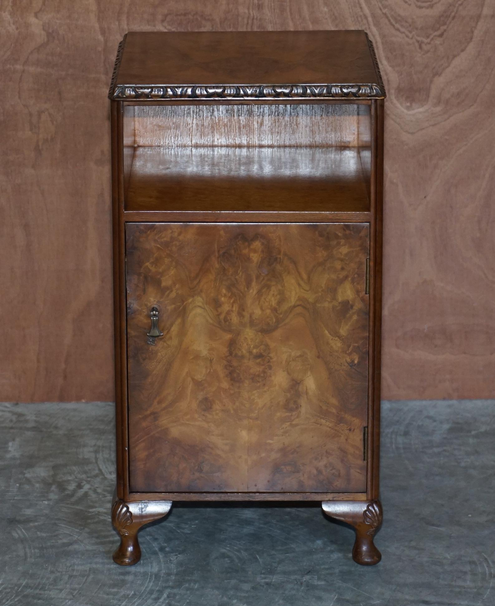 Royal House Antiques

Royal House Antiques is delighted to offer for sale this stunning burr walnut Waring & Gillow bedside lamp wine table or cupboard

Please note the delivery fee listed is just a guide, it covers within the M25 only for the
