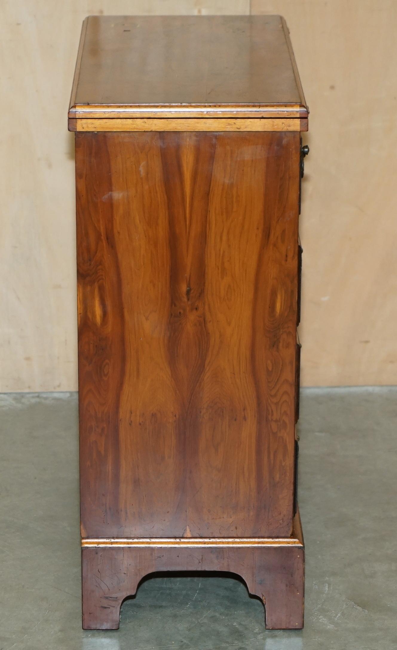 Stunning ViNTAGE BURR WALNUT BUTLERS TABLE CHEST OF DRAWERS EXtensible en vente 2
