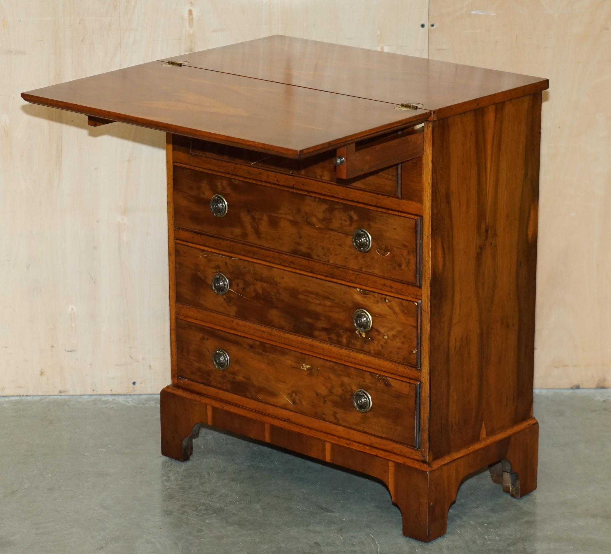 Stunning ViNTAGE BURR WALNUT BUTLERS TABLE CHEST OF DRAWERS EXtensible en vente 5