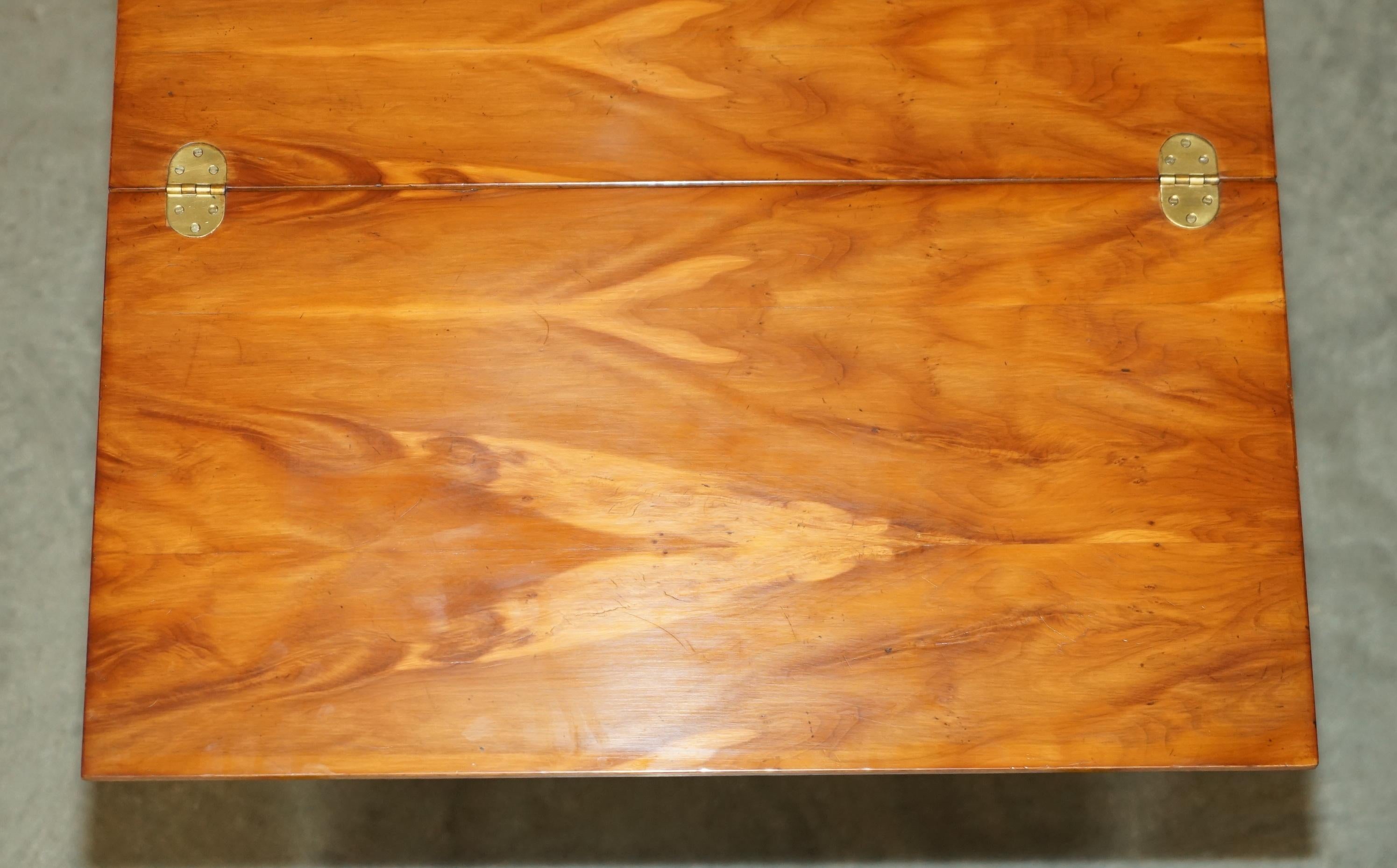 Stunning ViNTAGE BURR WALNUT BUTLERS TABLE CHEST OF DRAWERS EXtensible en vente 8