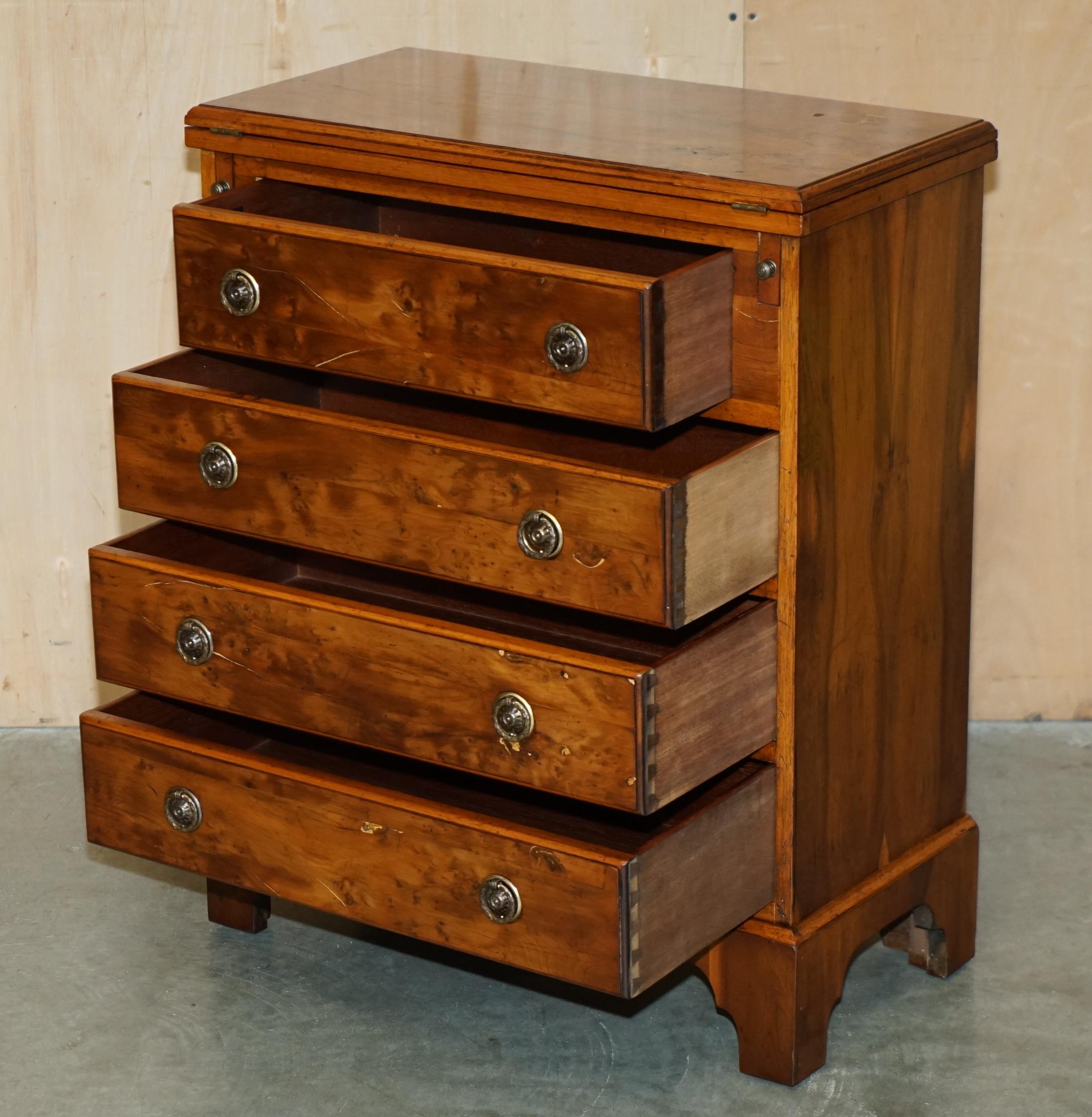 Stunning ViNTAGE BURR WALNUT BUTLERS TABLE CHEST OF DRAWERS EXtensible en vente 9