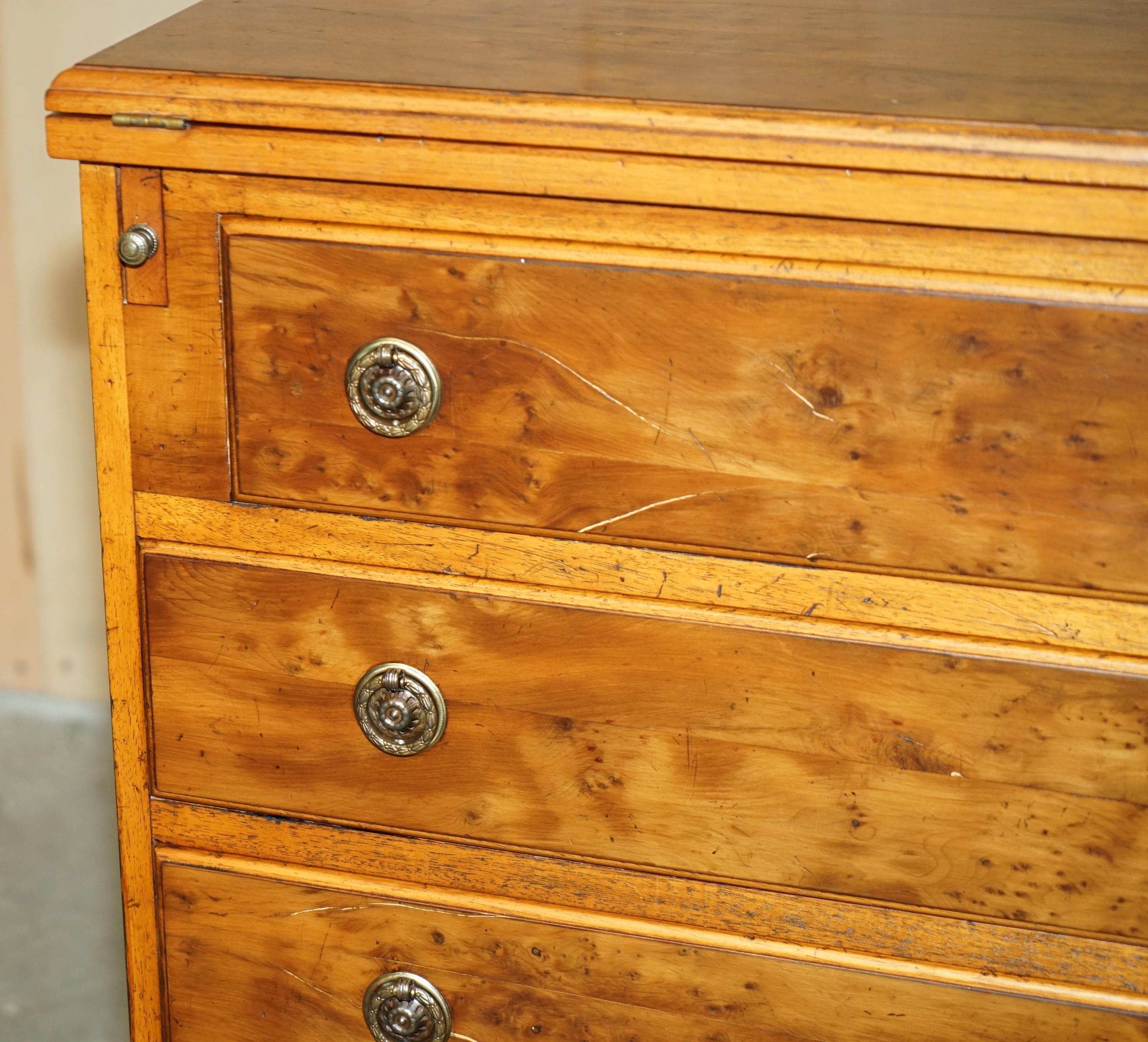 Stunning ViNTAGE BURR WALNUT BUTLERS TABLE CHEST OF DRAWERS EXtensible Bon état - En vente à West Sussex, Pulborough