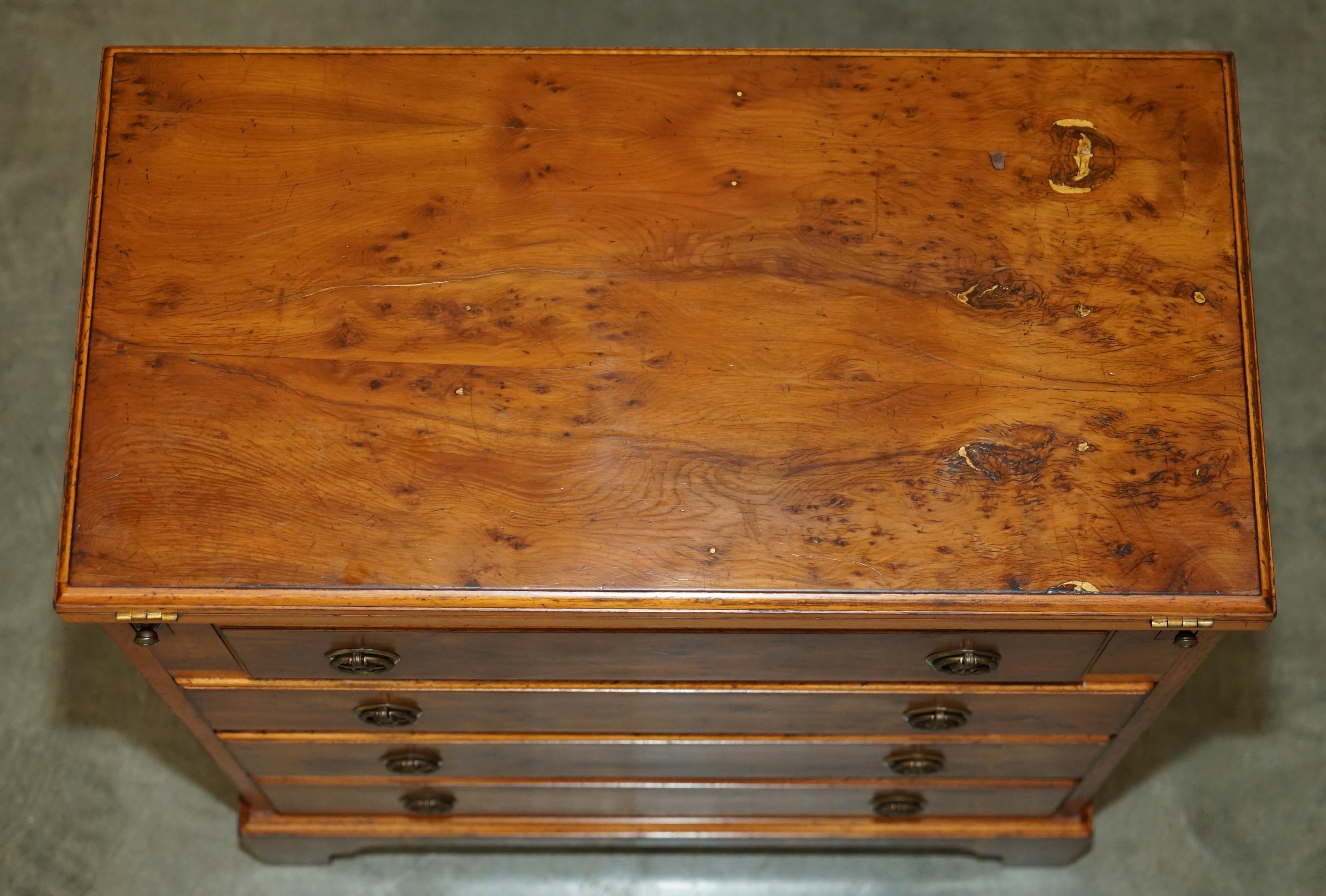 20ième siècle Stunning ViNTAGE BURR WALNUT BUTLERS TABLE CHEST OF DRAWERS EXtensible en vente
