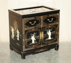 STUNNING VINTAGE CHINESISCHE CHINOISERIE GEISHA GIRLS LACQUER SiDE CABINET SOAPSTONE
