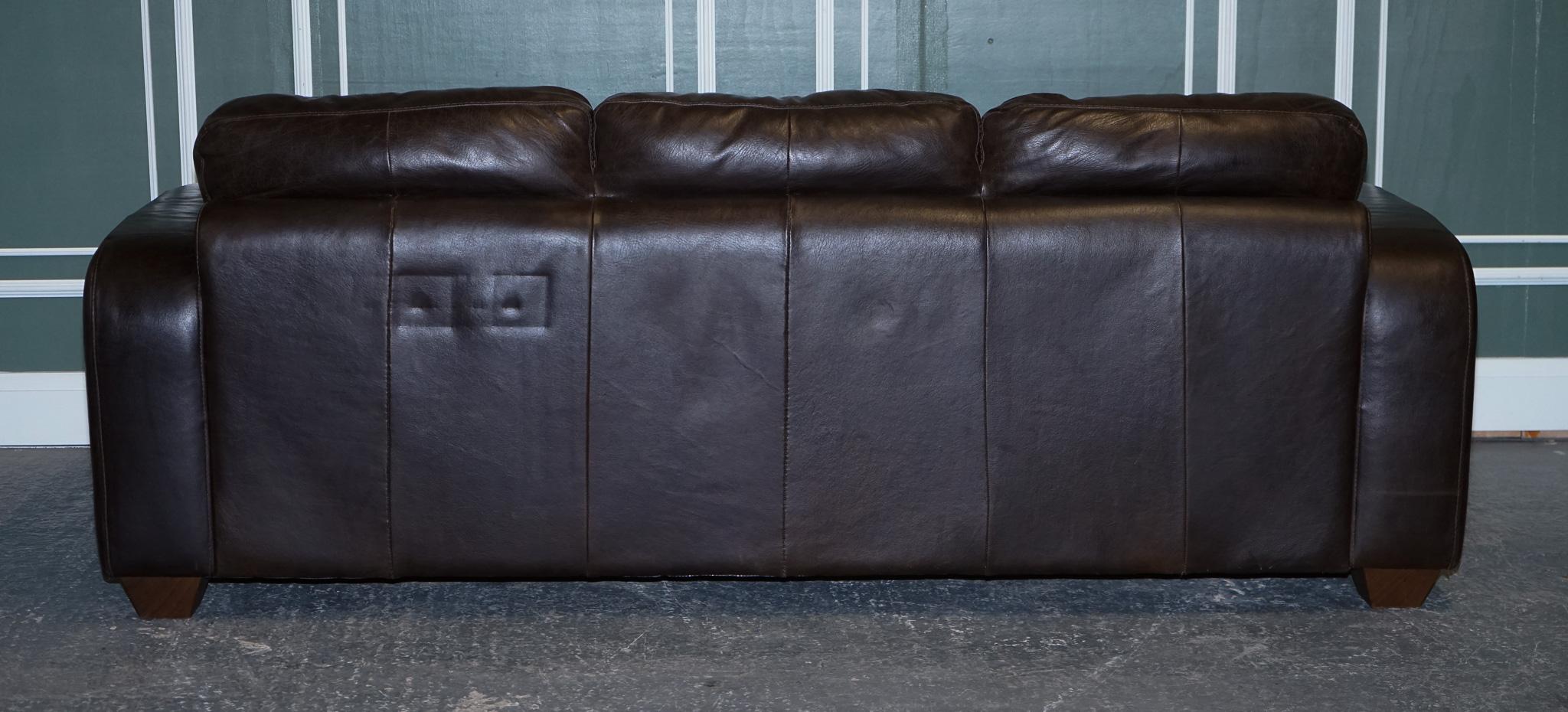 STUNNING VINTAGE CHOCOLATE BROWN LEATHER THREE SEATER SOFA BY SOFITALiA For Sale 7