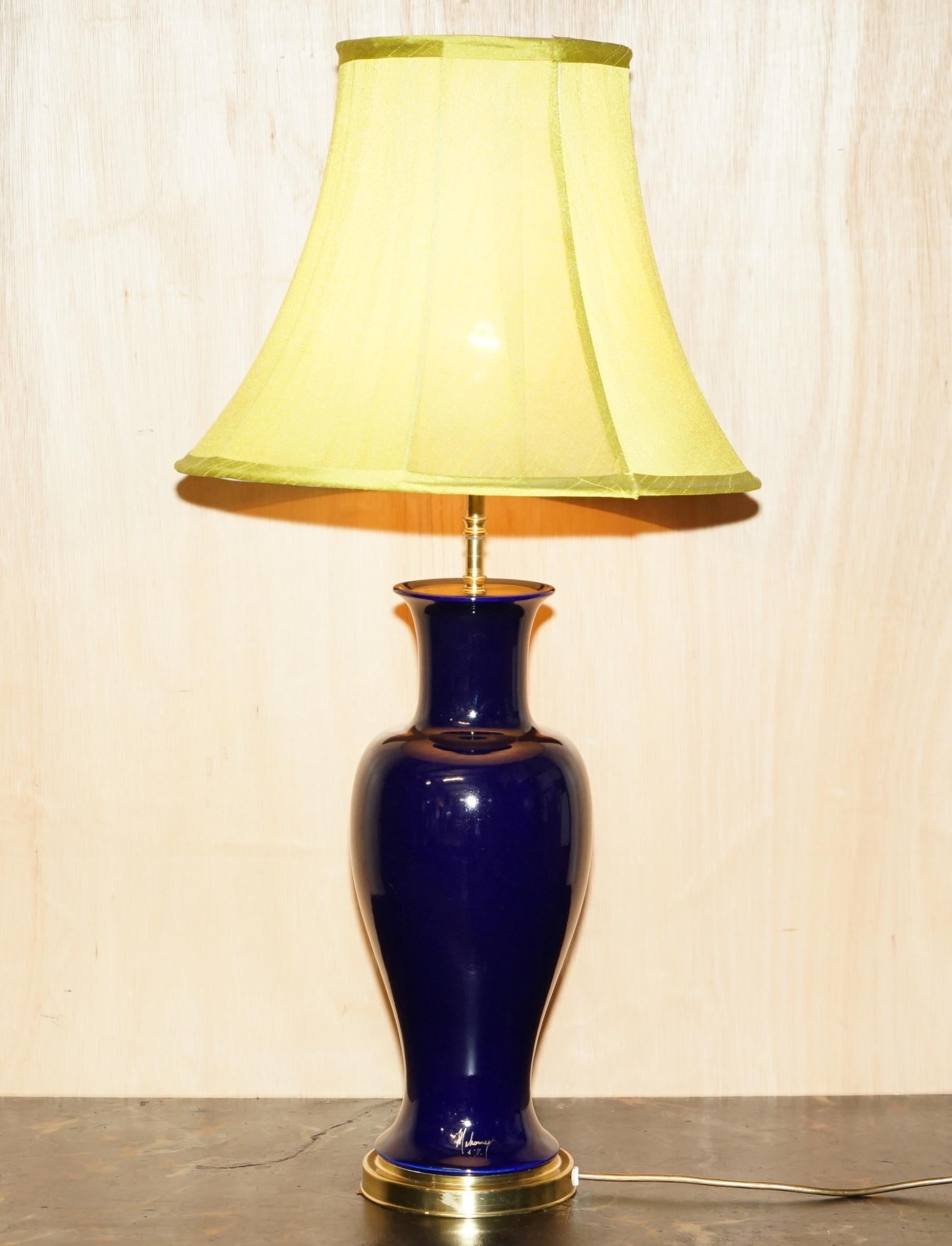 Royal House Antiques

Royal House Antiques is delighted to offer for sale this lovely vintage Cobalt Blue with solid brass base Urn shaped Porcelain table lamp signed by the artist and made by Ugo Zaccagnini

Please note the delivery fee listed is