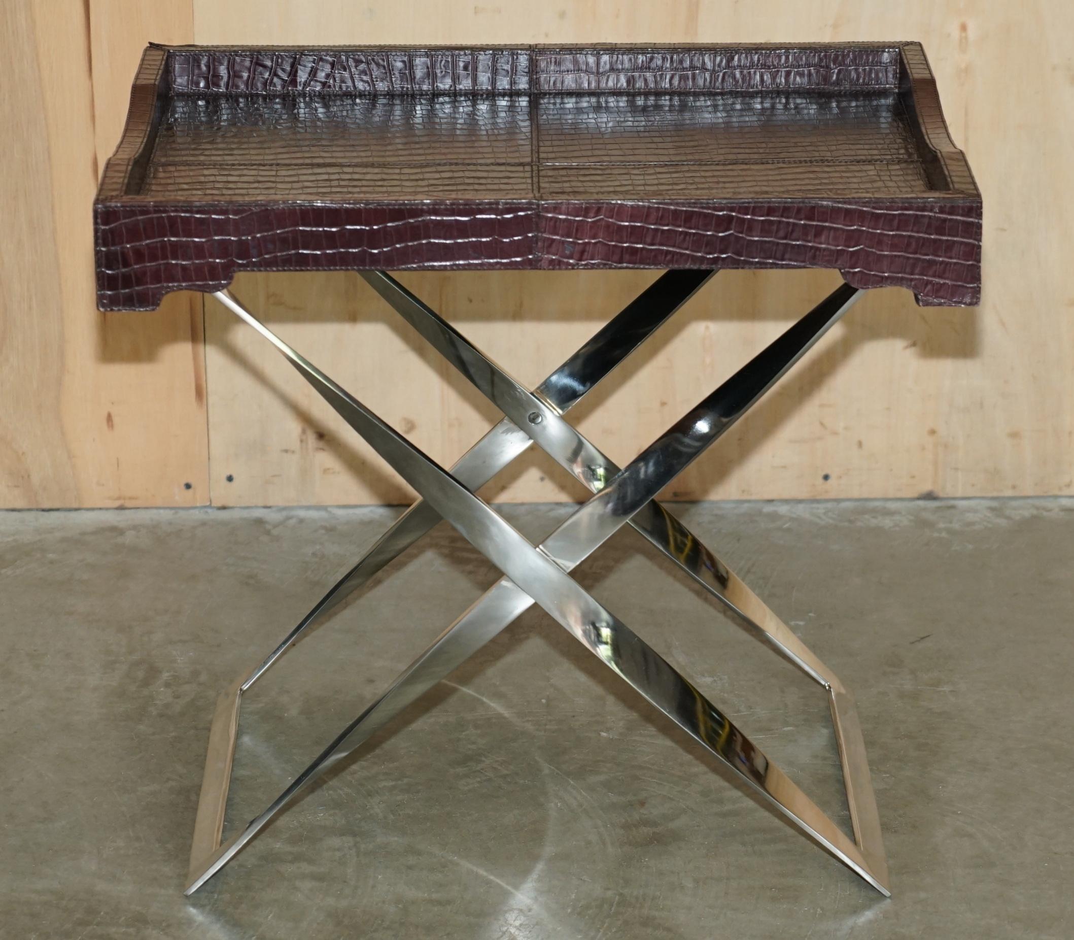 Art déco TABLE ALLIGATOR CROCODILE VINTAGE EN CUIR PATiNA AVEC CHROME TRAY en vente