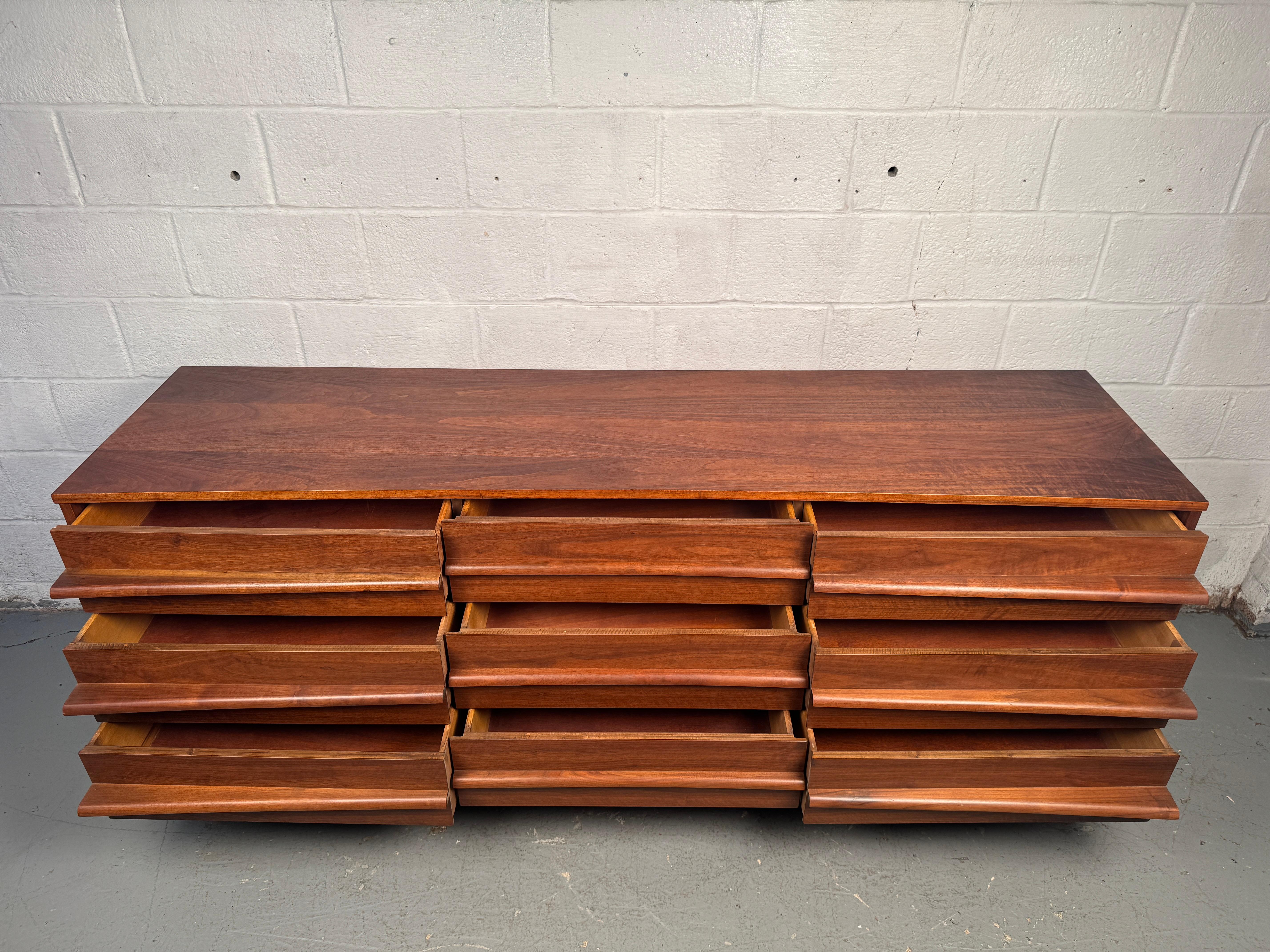 Stunning Vintage Curved Walnut Dresser by Young Manufacturing For Sale 4