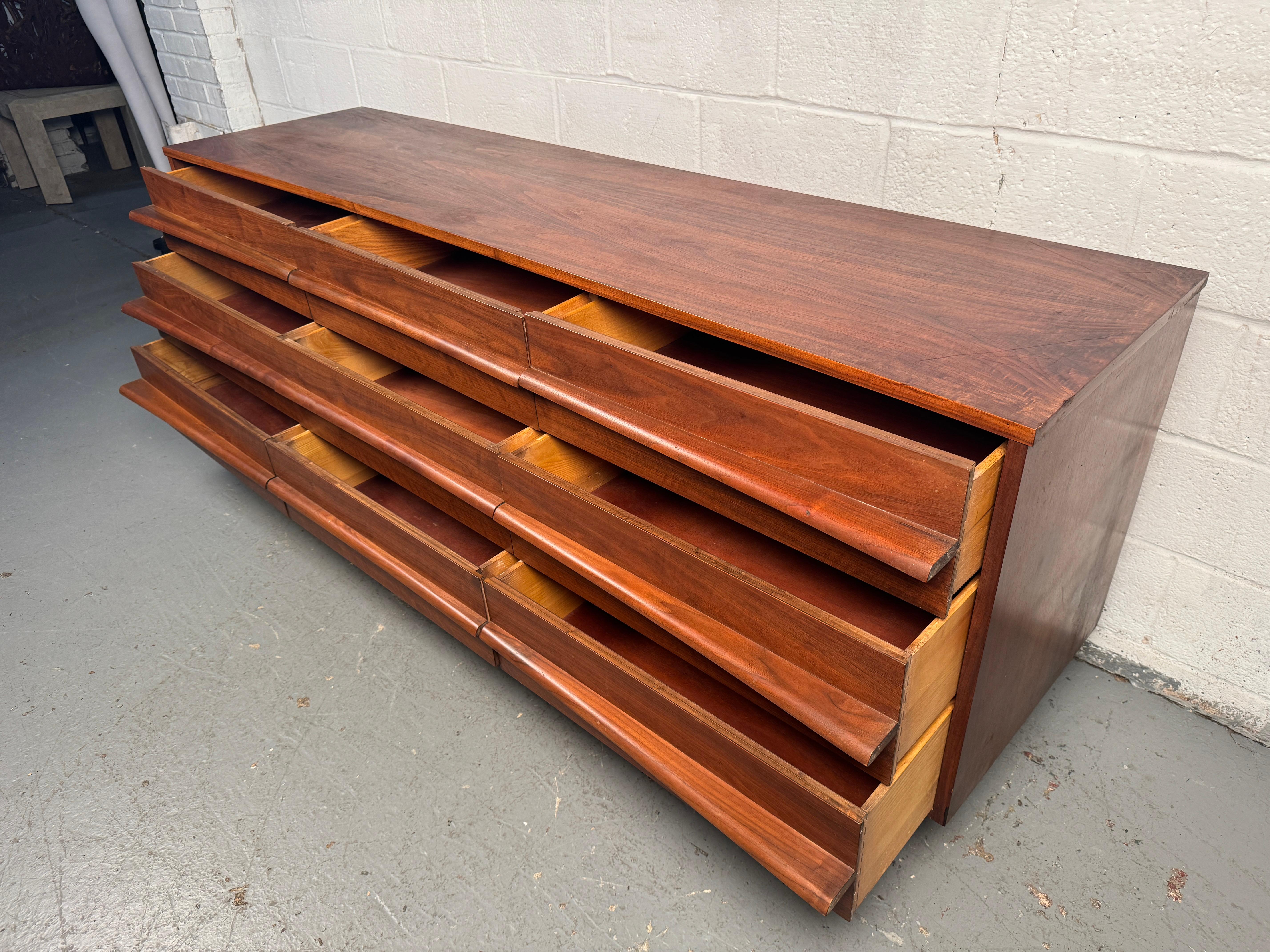 Stunning Vintage Curved Walnut Dresser by Young Manufacturing For Sale 5