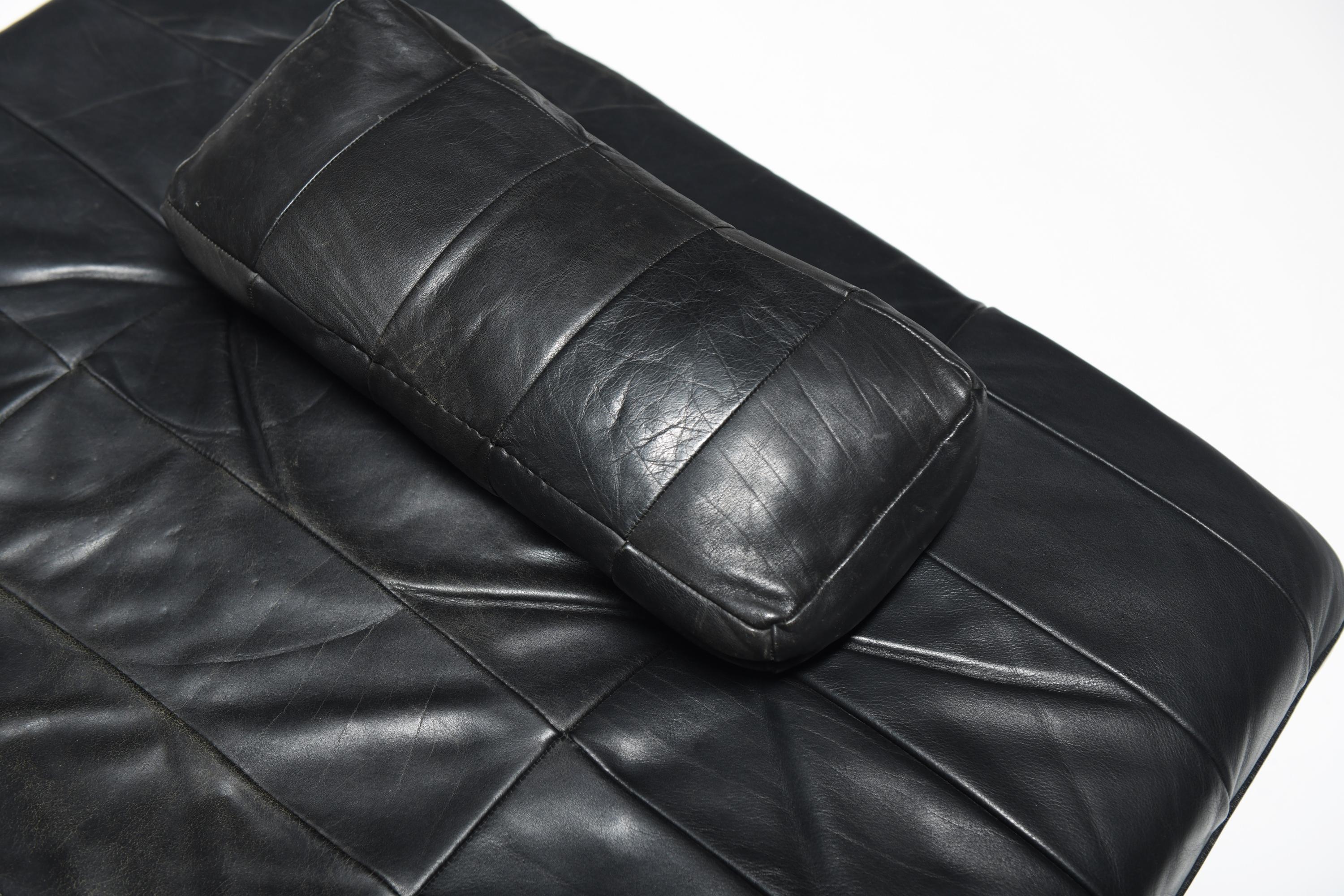 Stunning vintage Daybed DS-80 in rare black original leather by De Sede Swiss For Sale 4