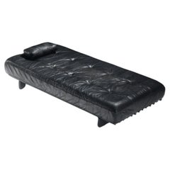 Stunning vintage Daybed DS-80 in rare black original leather by De Sede Swiss
