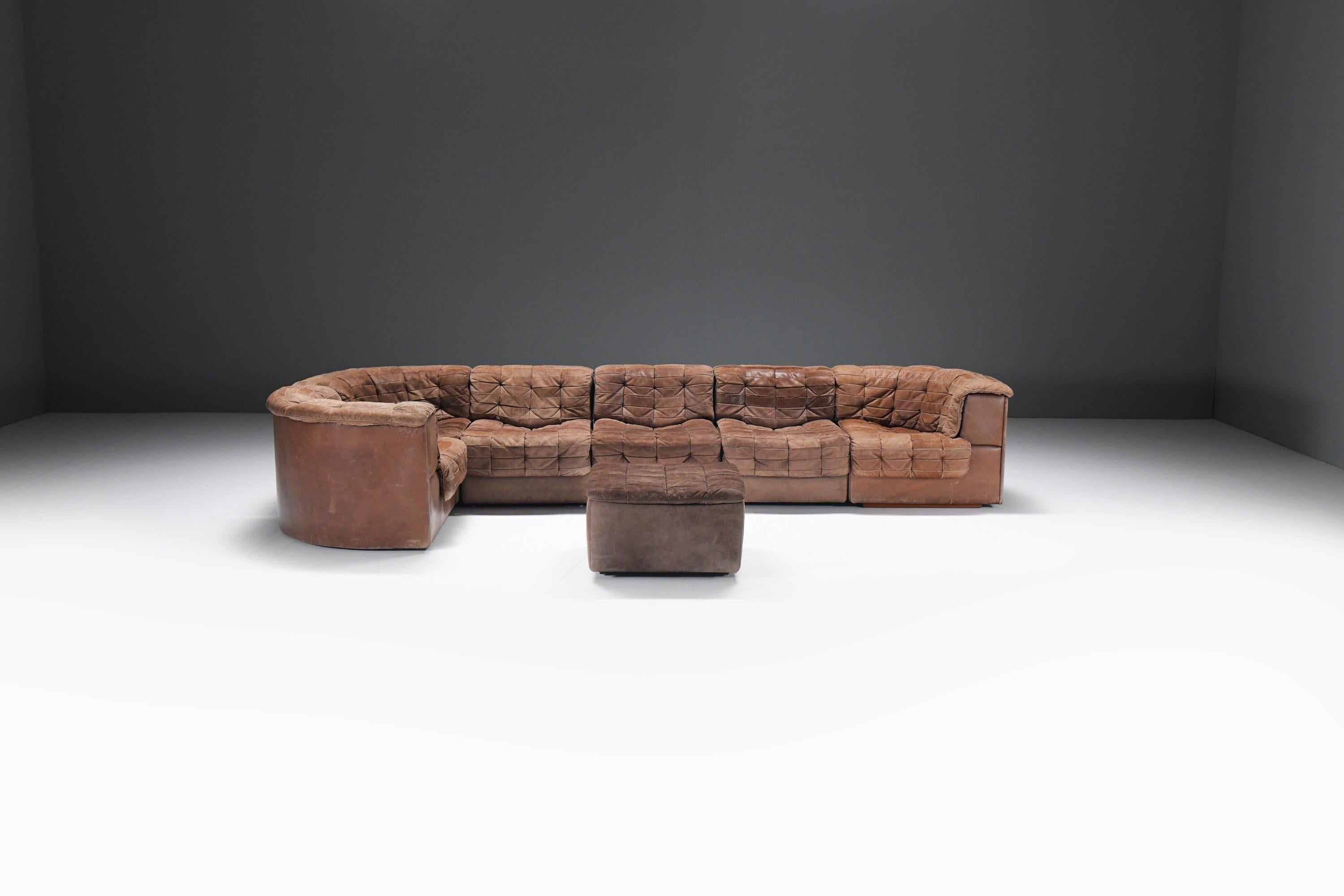 Great De Sede DS-11 living set with original rich patinated leather!!  Perfect configuration with 3 corners & poof.
Designed by De Sede Team & produced by De Sede Swiss..

De Sede has its origins in a small but skilled saddler's workshop in