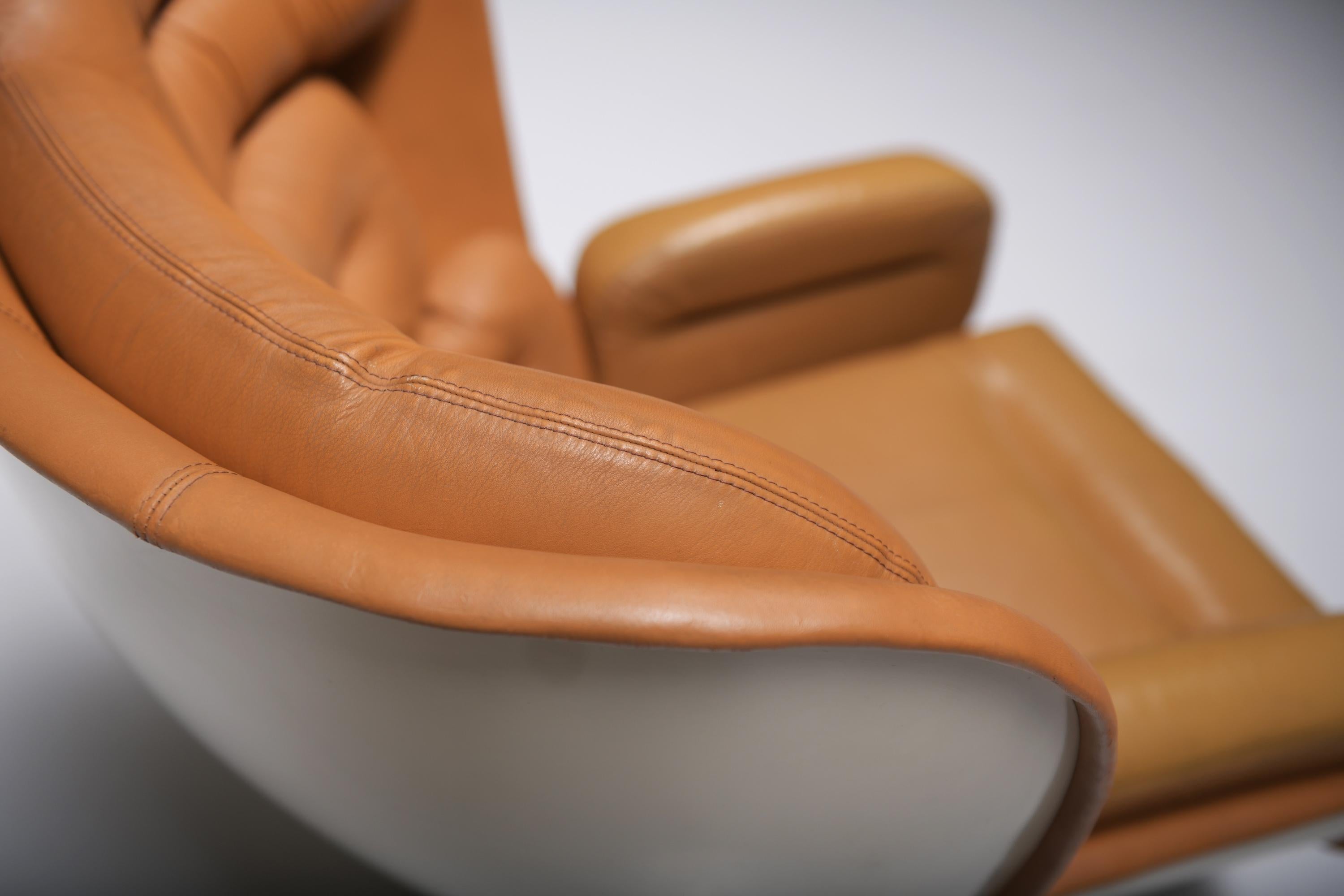 Stunning vintage ELDA chair by Joe Colombo for Comfort Italy 1963.  Signed! 8