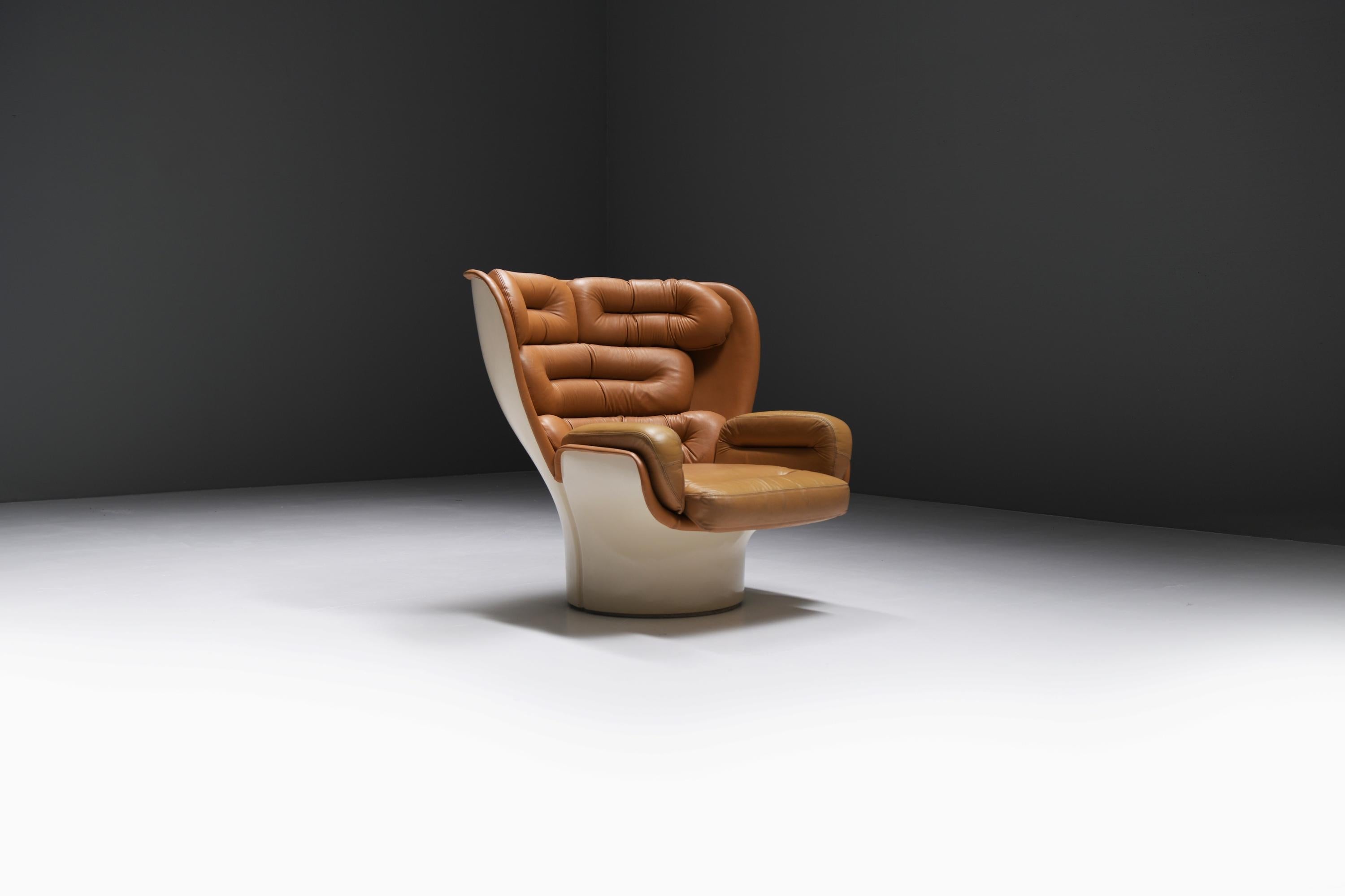 Exceptional Vintage Elda chair in a perfect combination : cream fiberglass shell with original cognac leather.  Signed!
Designed by Joe Colombo for Comfort Italy 1963.

In 1963, Joe Colombo designed the Elda fibreglass armchair for Comfort. The