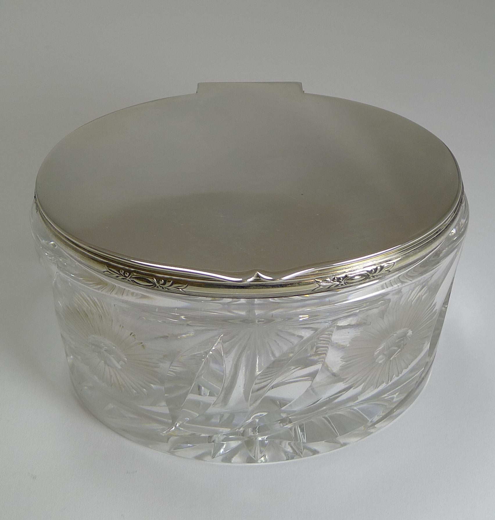 Stunning Vintage English Cut Crystal and Silver Plate Biscuit Box, 1929 In Good Condition In Bath, GB