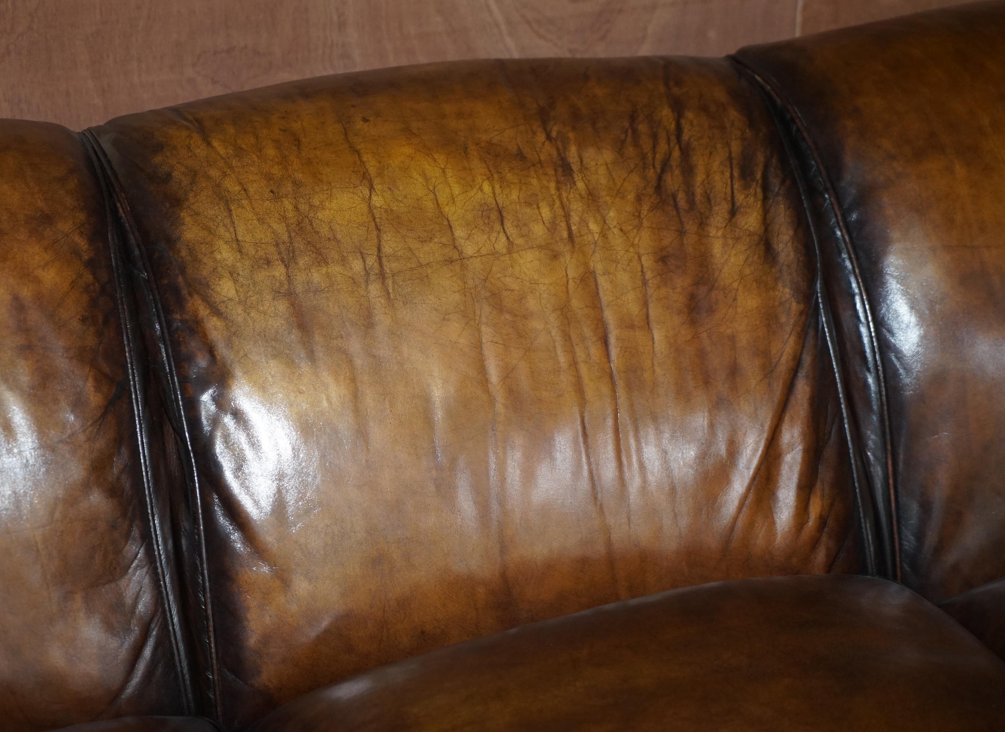 Stunning Vintage Fully Restored Hand Dyed Brown Leather Howards & Son Style Sofa For Sale 4