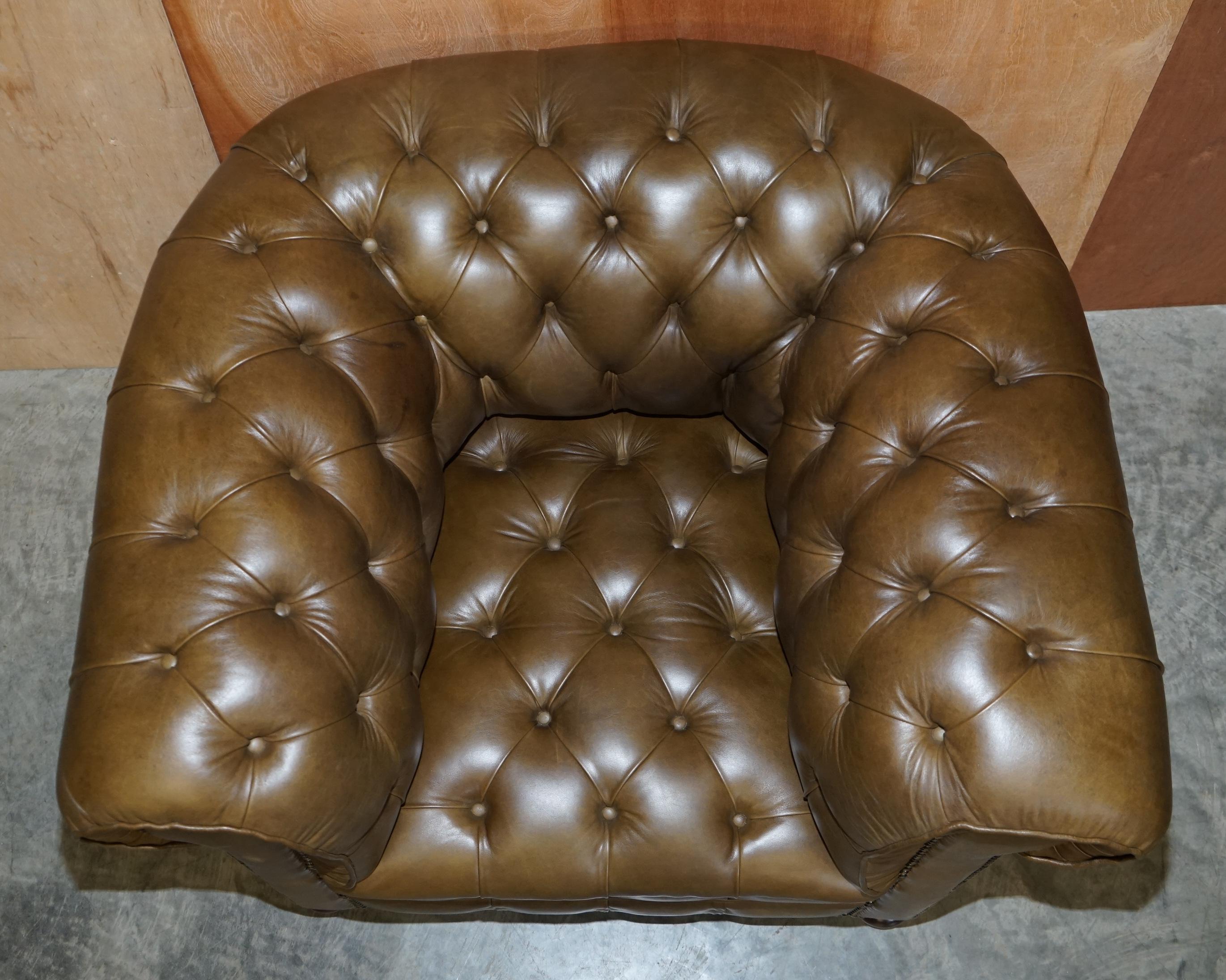 Stunning Vintage Fully Tufted Chesterfield Olive Green Leather Sofa & Armchair For Sale 5